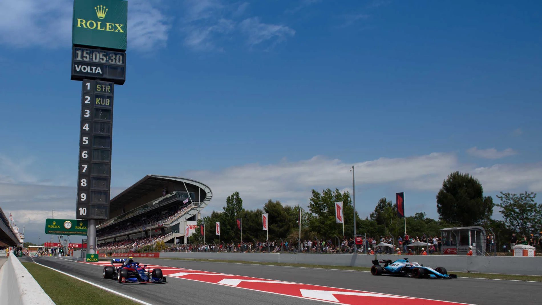 CIRCUIT DE BARCELONA-CATALUNYA, SPAIN - MAY 11: George Russell, Williams Racing FW42, passes