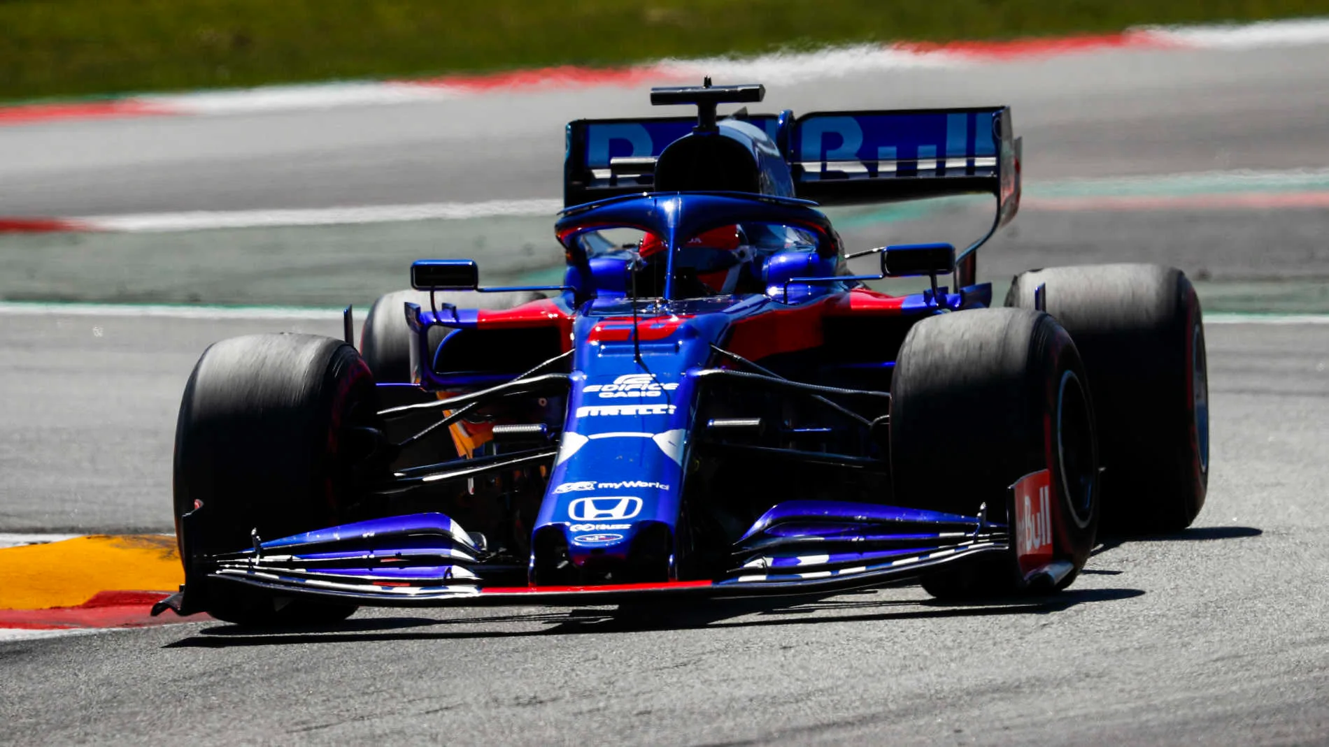 CIRCUIT DE BARCELONA-CATALUNYA, SPAIN - MAY 12: Daniil Kvyat, Toro Rosso STR14 during the Spanish