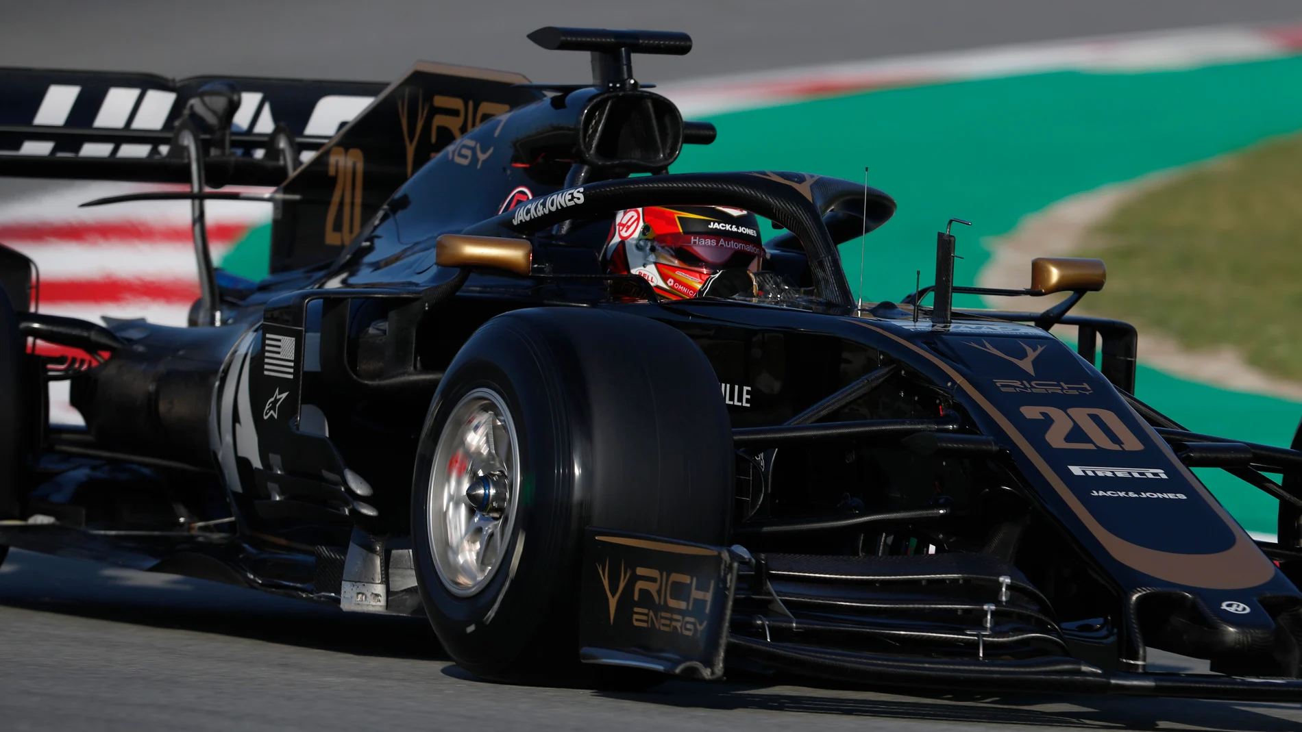 CIRCUIT DE BARCELONA-CATALUNYA, SPAIN - FEBRUARY 28: Kevin Magnussen, Haas F1 Team VF-19 during the