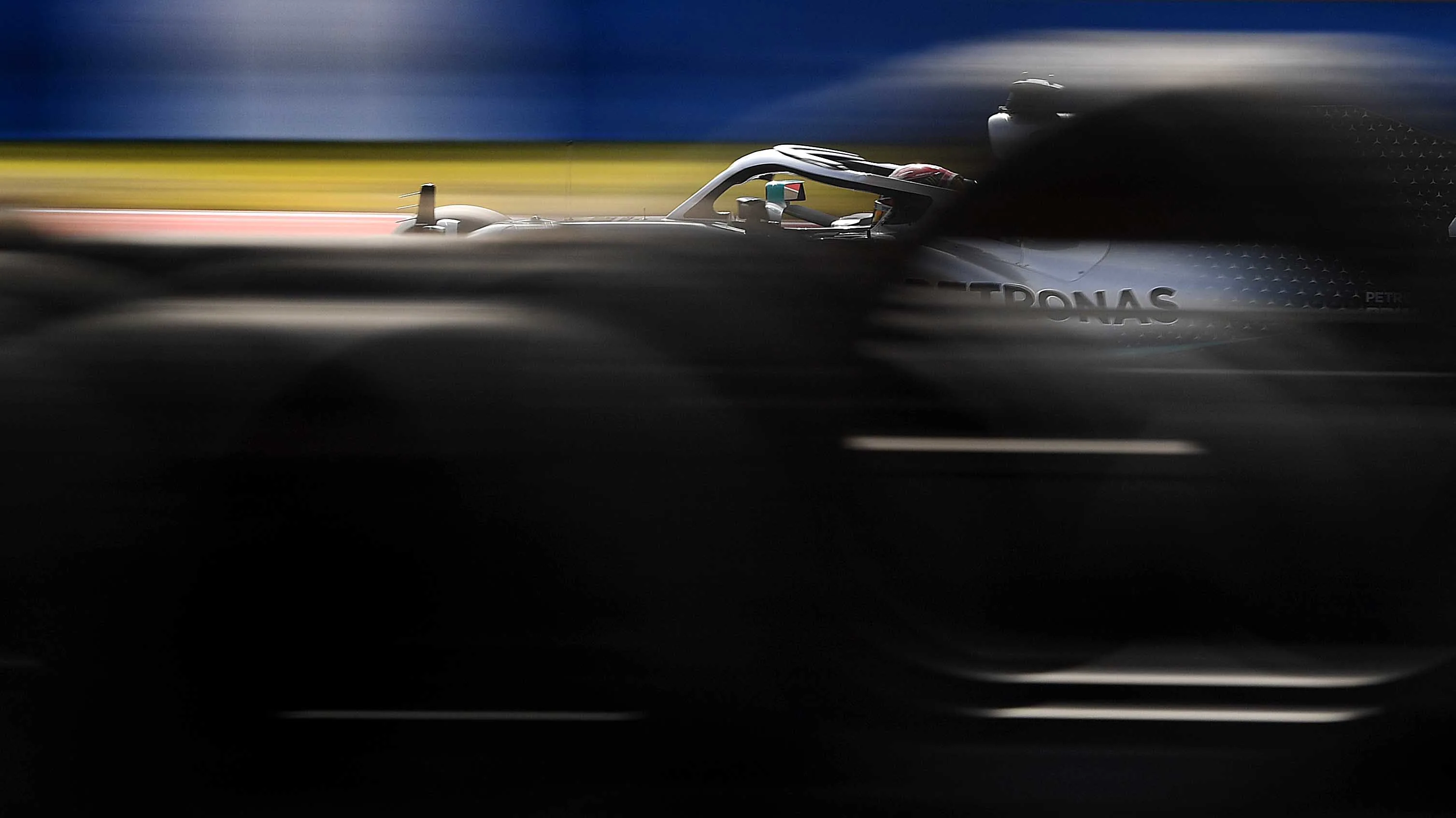 AUSTIN, TEXAS - NOVEMBER 01: Lewis Hamilton of Great Britain driving the (44) Mercedes AMG Petronas F1 Team Mercedes W10 on track during practice for the F1 Grand Prix of USA at Circuit of The Americas on November 01, 2019 in Austin, Texas. (Photo by Clive Mason/Getty Images)