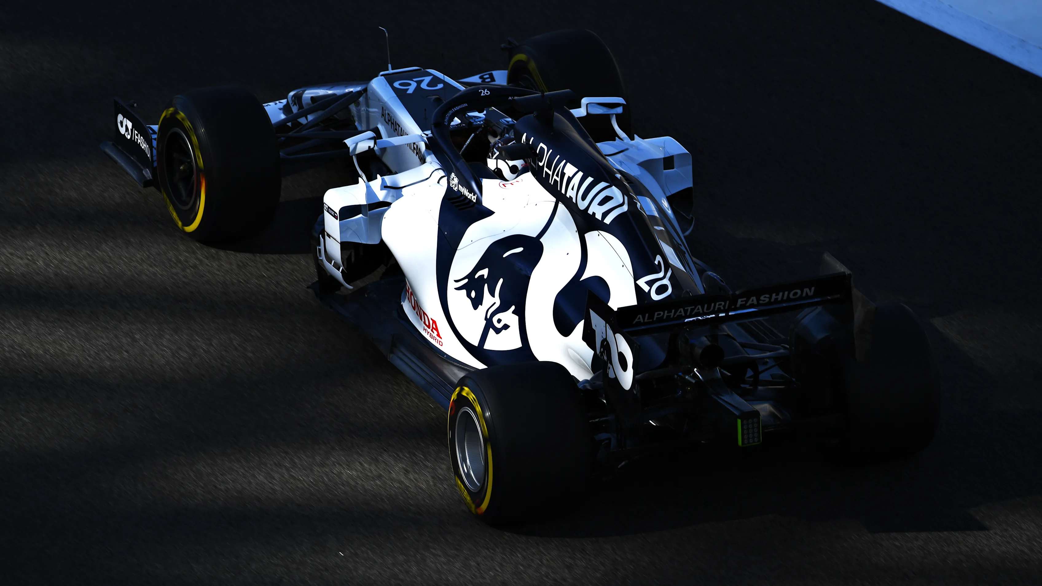 ABU DHABI, UNITED ARAB EMIRATES - DECEMBER 11: Daniil Kvyat of Russia driving the (26) Scuderia