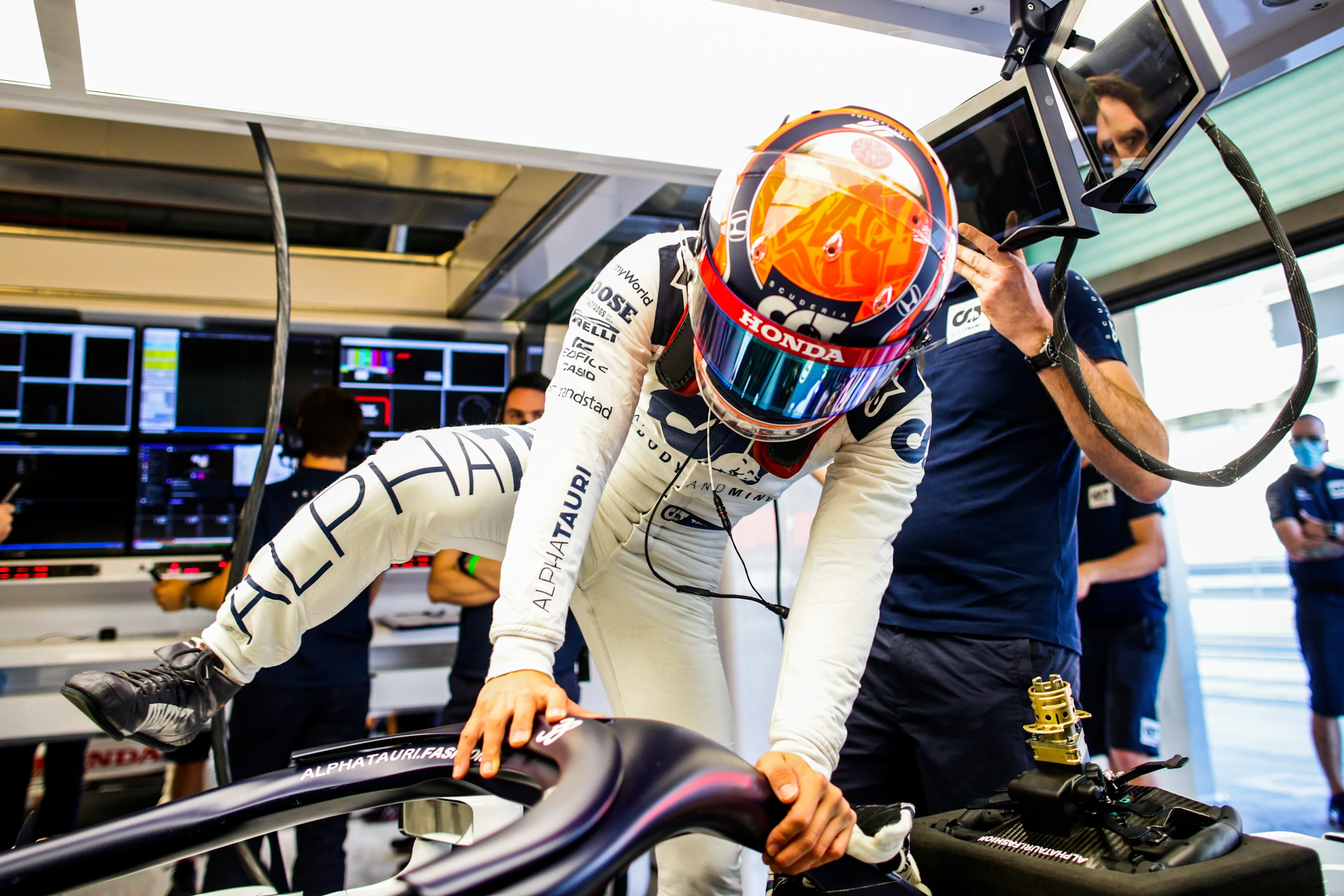 ABU DHABI, UNITED ARAB EMIRATES - DECEMBER 15: Yuki Tsunoda of Scuderia AlphaTauri and Japan during