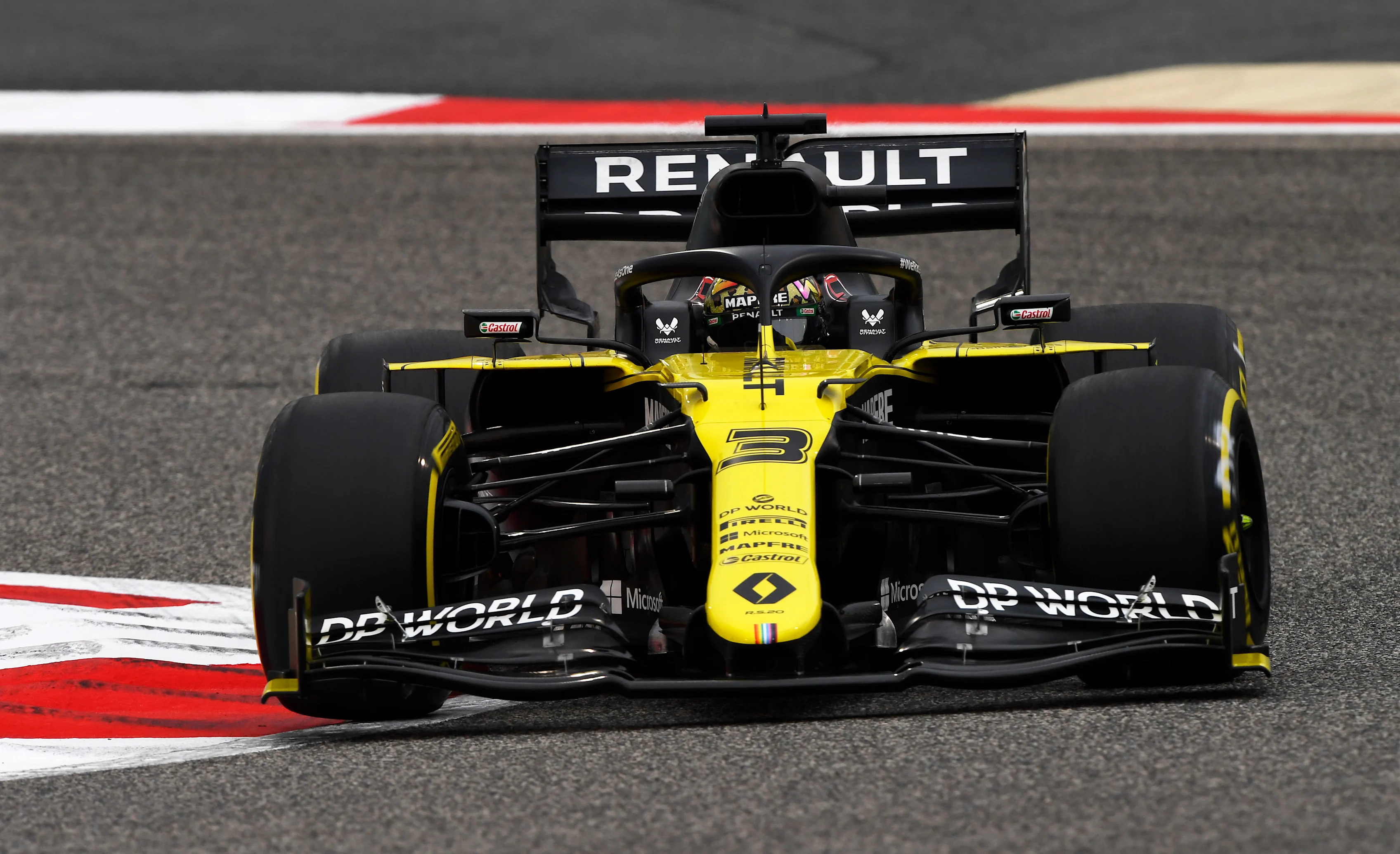 BAHRAIN, BAHRAIN - NOVEMBER 27: Daniel Ricciardo of Australia driving the (3) Renault Sport Formula