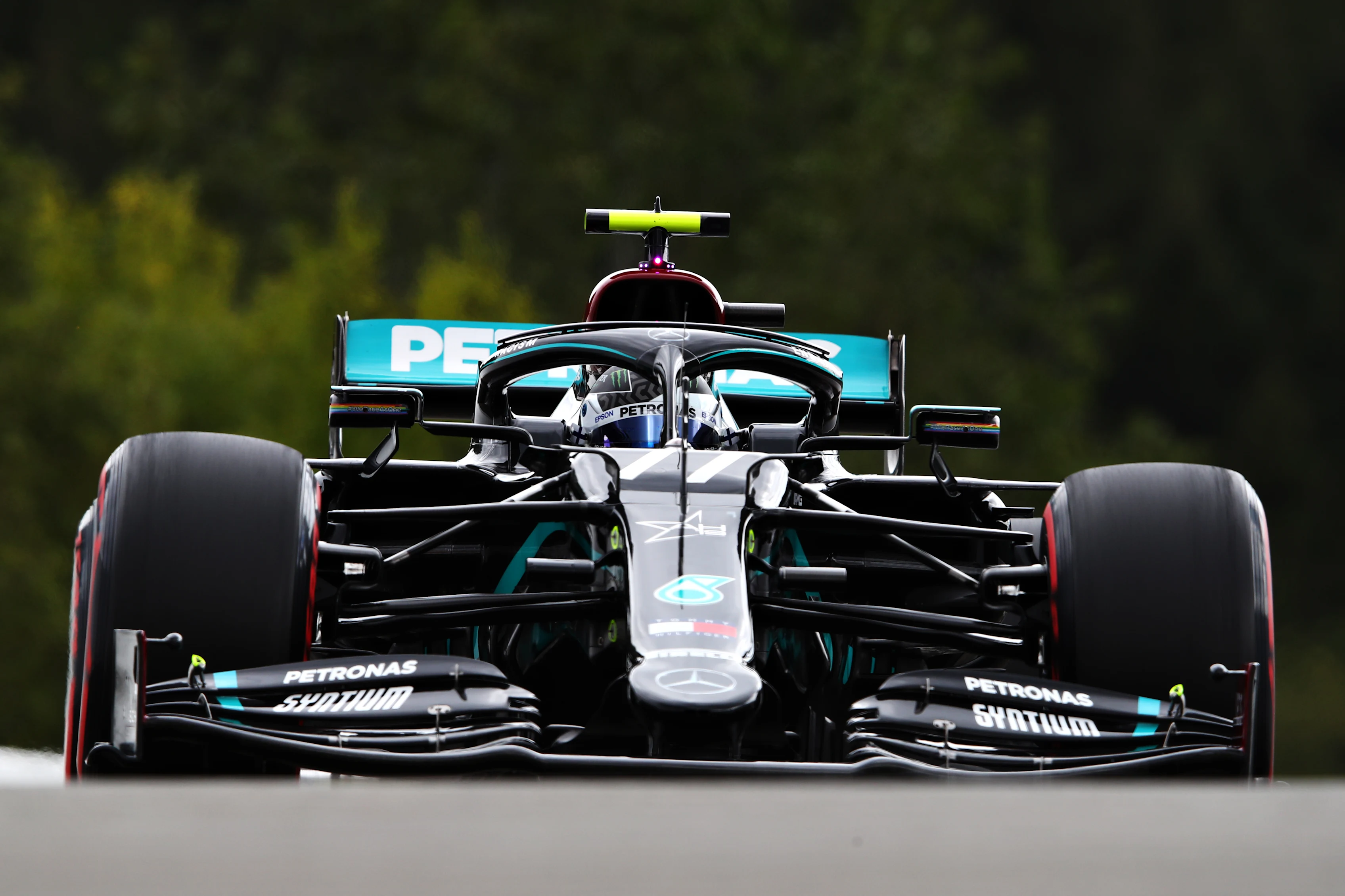 SPA, BELGIUM - AUGUST 29: Valtteri Bottas of Finland driving the (77) Mercedes AMG Petronas F1 Team Mercedes W11 during qualifying for the F1 Grand Prix of Belgium at Circuit de Spa-Francorchamps on August 29, 2020 in Spa, Belgium. (Photo by Mark Thompson/Getty Images)