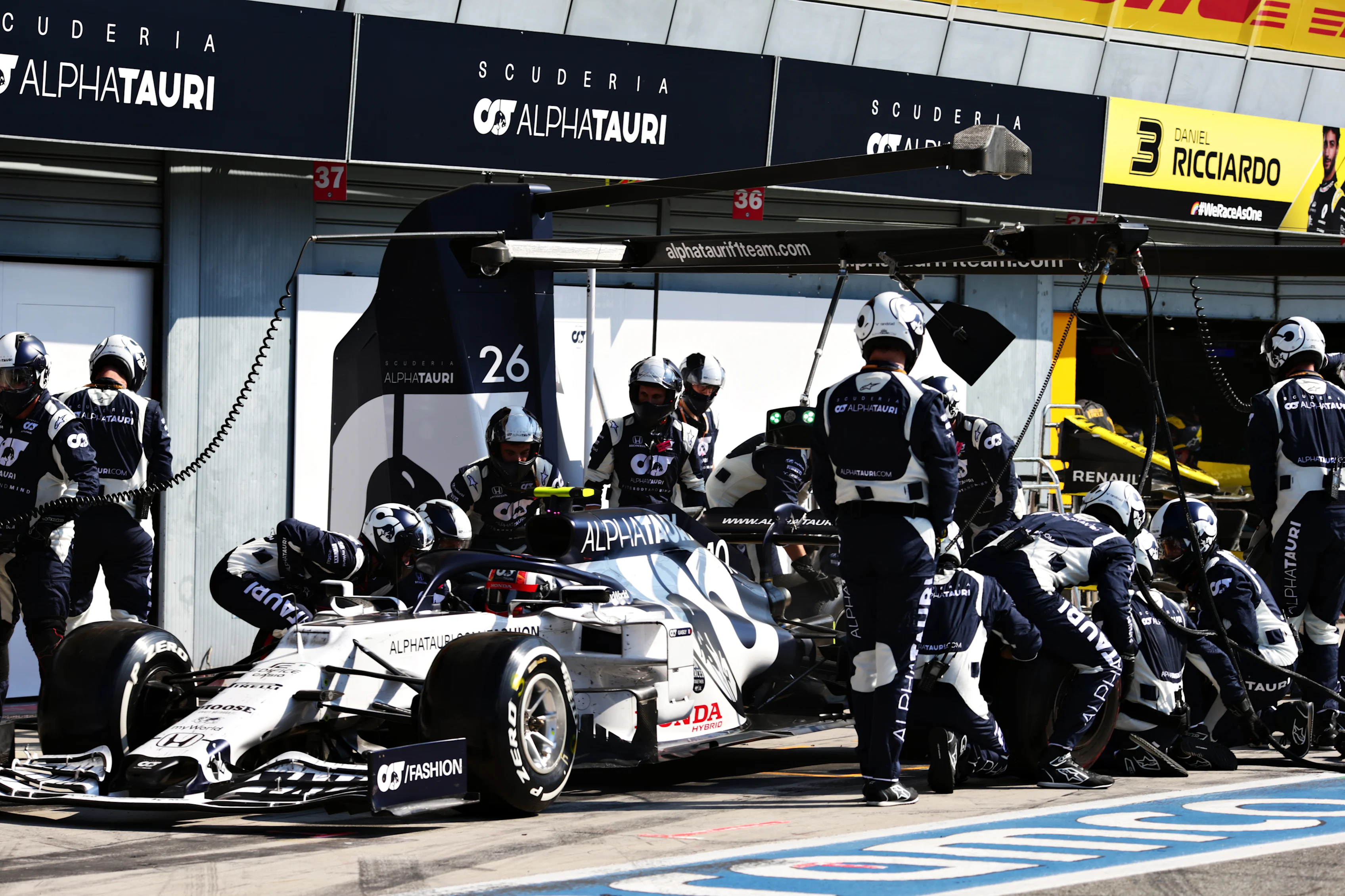 MONZA, ITALY - SEPTEMBER 06: Pierre Gasly of France driving the (10) Scuderia AlphaTauri AT01 Honda
