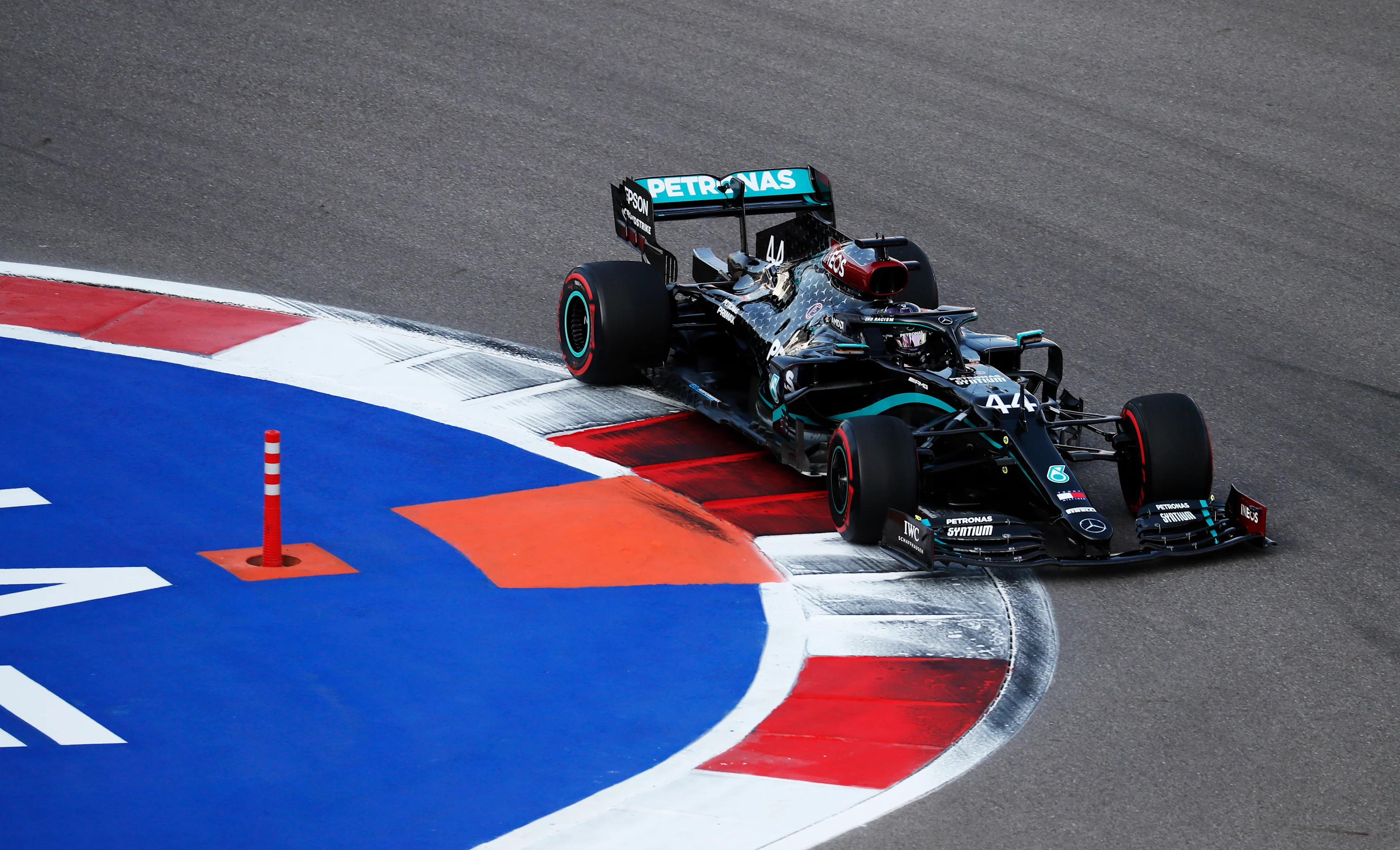 SOCHI, RUSSIA - SEPTEMBER 25: Lewis Hamilton of Great Britain driving the (44) Mercedes AMG