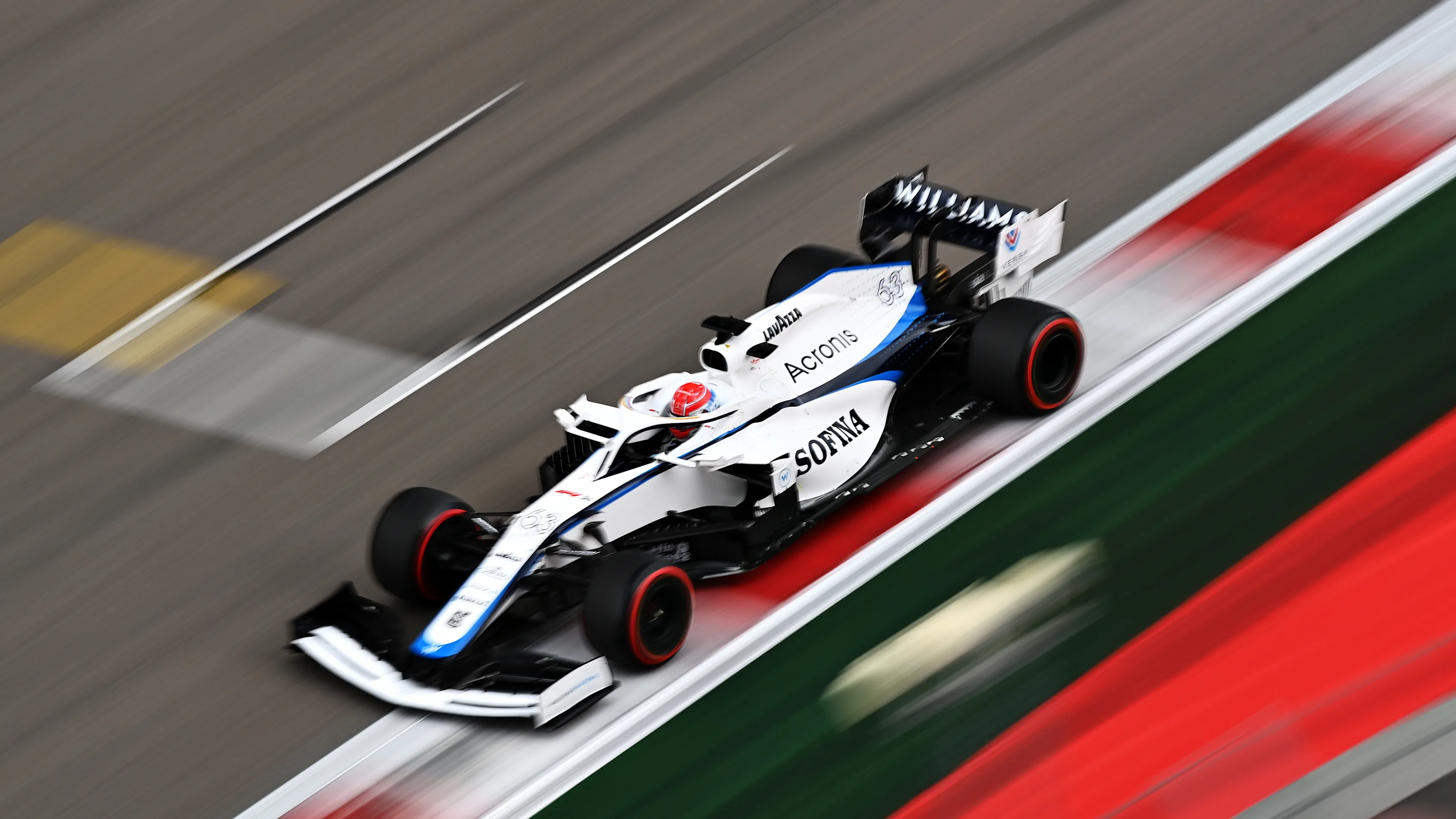 SOCHI, RUSSIA - SEPTEMBER 26: George Russell of Great Britain driving the (63) Williams Racing FW43