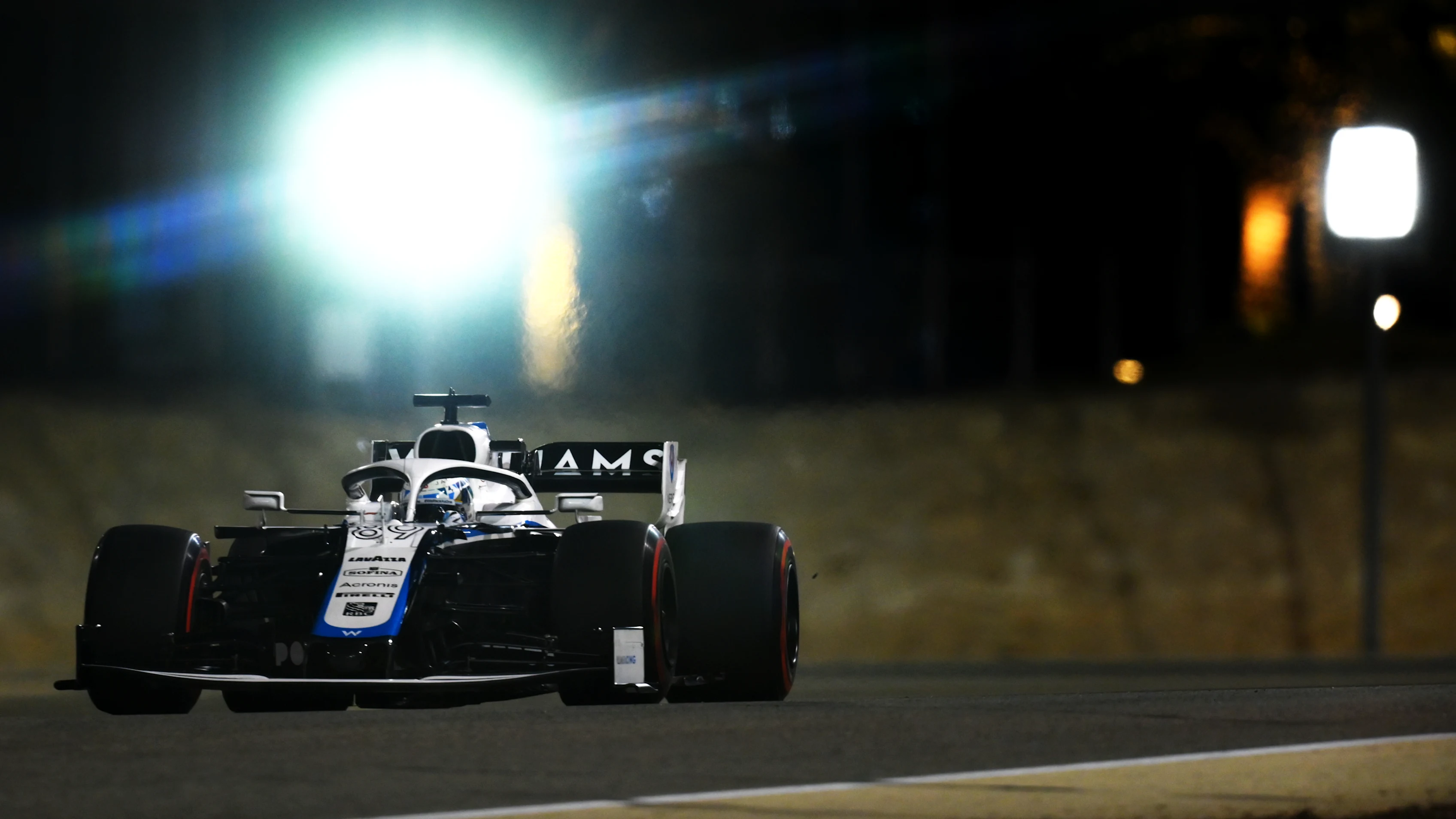 BAHRAIN, BAHRAIN - DECEMBER 04: Jack Aitken of Great Britain driving the Williams Racing FW43