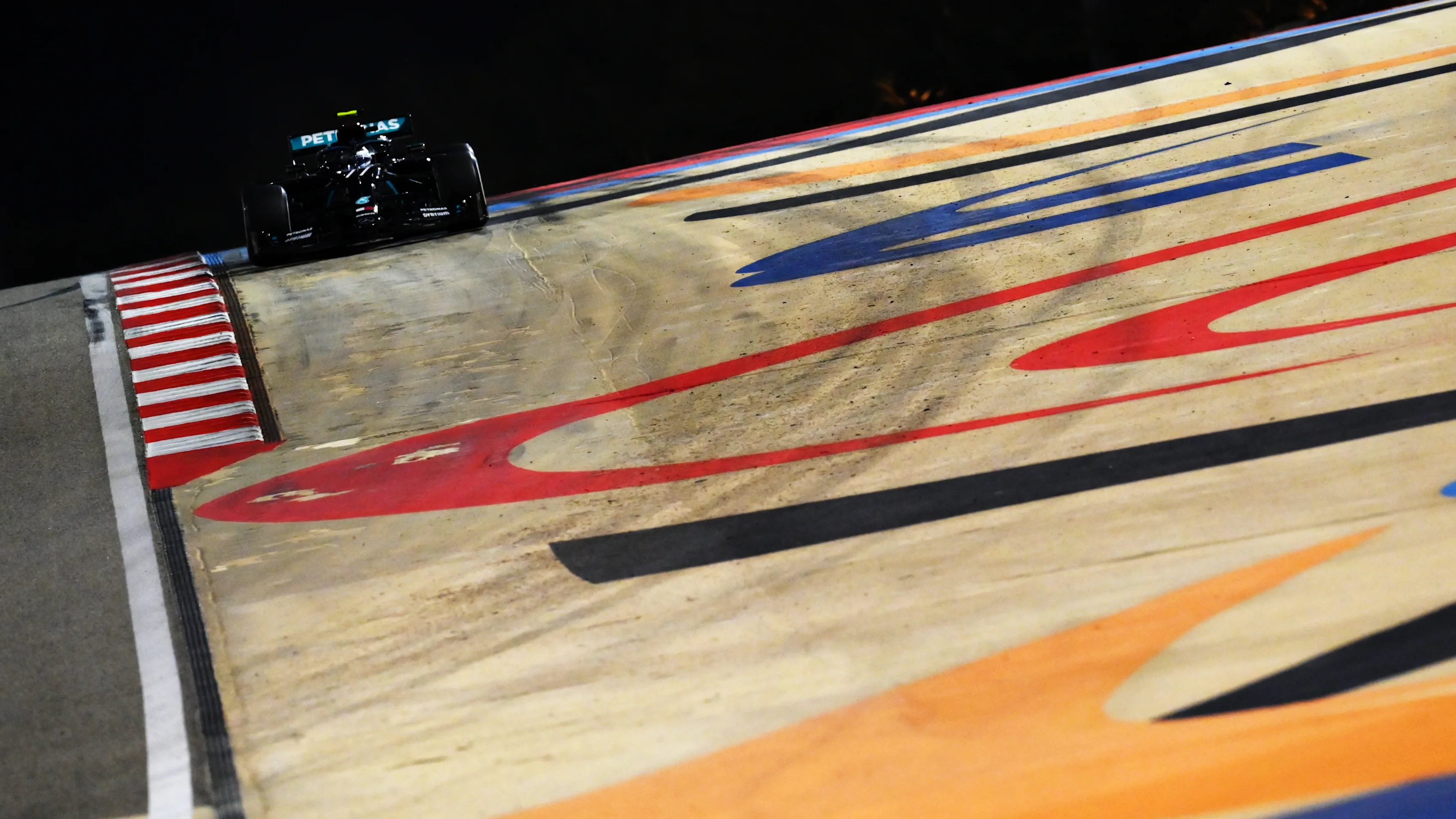 BAHRAIN, BAHRAIN - DECEMBER 04: Valtteri Bottas of Finland driving the (77) Mercedes AMG Petronas