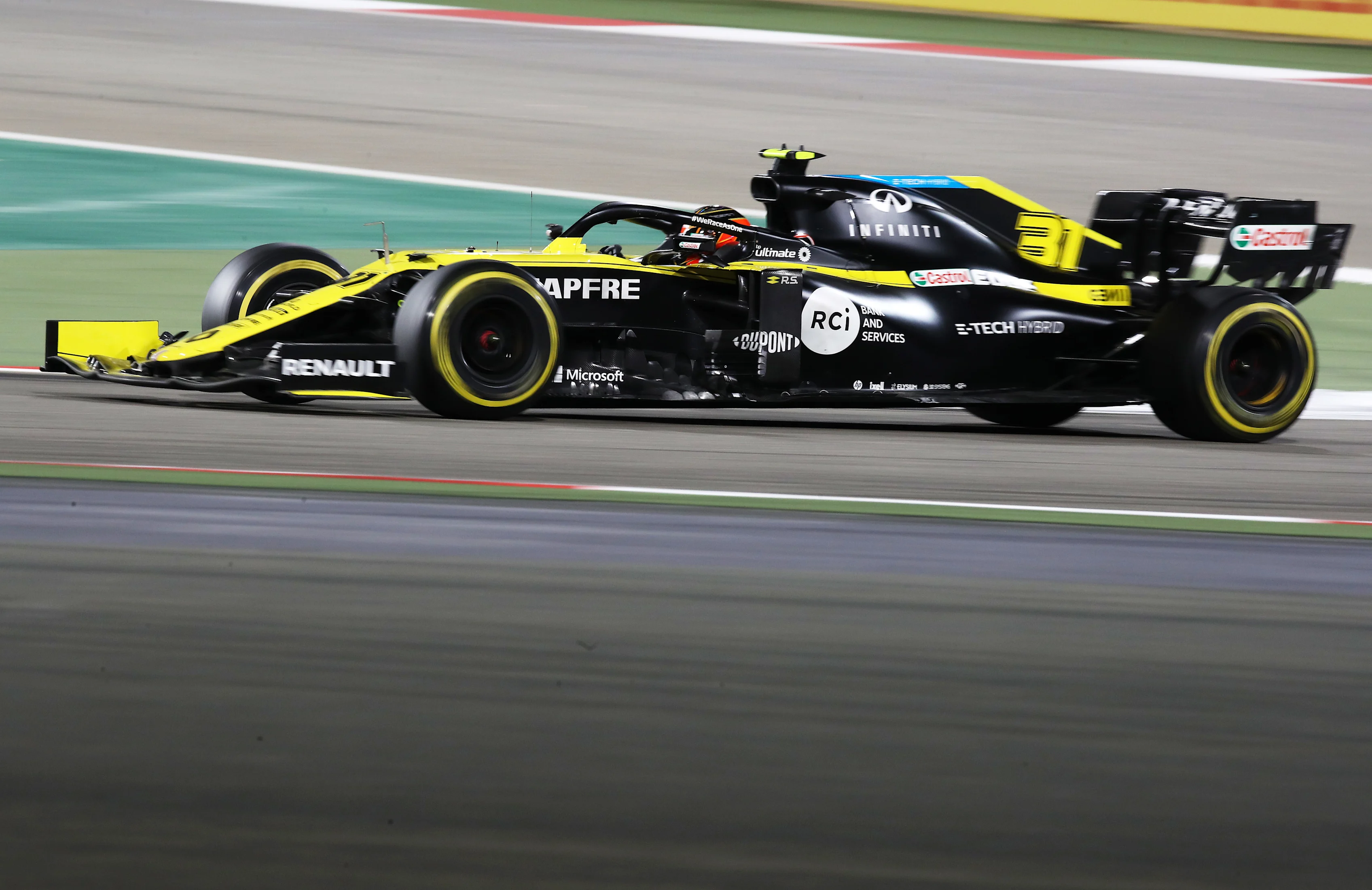 BAHRAIN, BAHRAIN - DECEMBER 06: Esteban Ocon of France driving the (31) Renault Sport Formula One