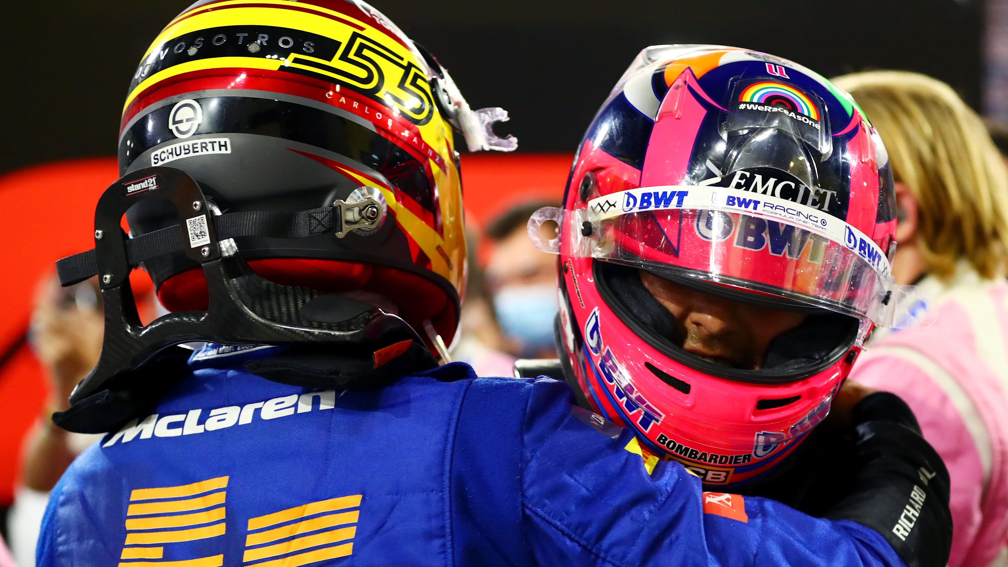 BAHRAIN, BAHRAIN - DECEMBER 06: Carlos Sainz of Spain and McLaren F1 congratulates Race winner