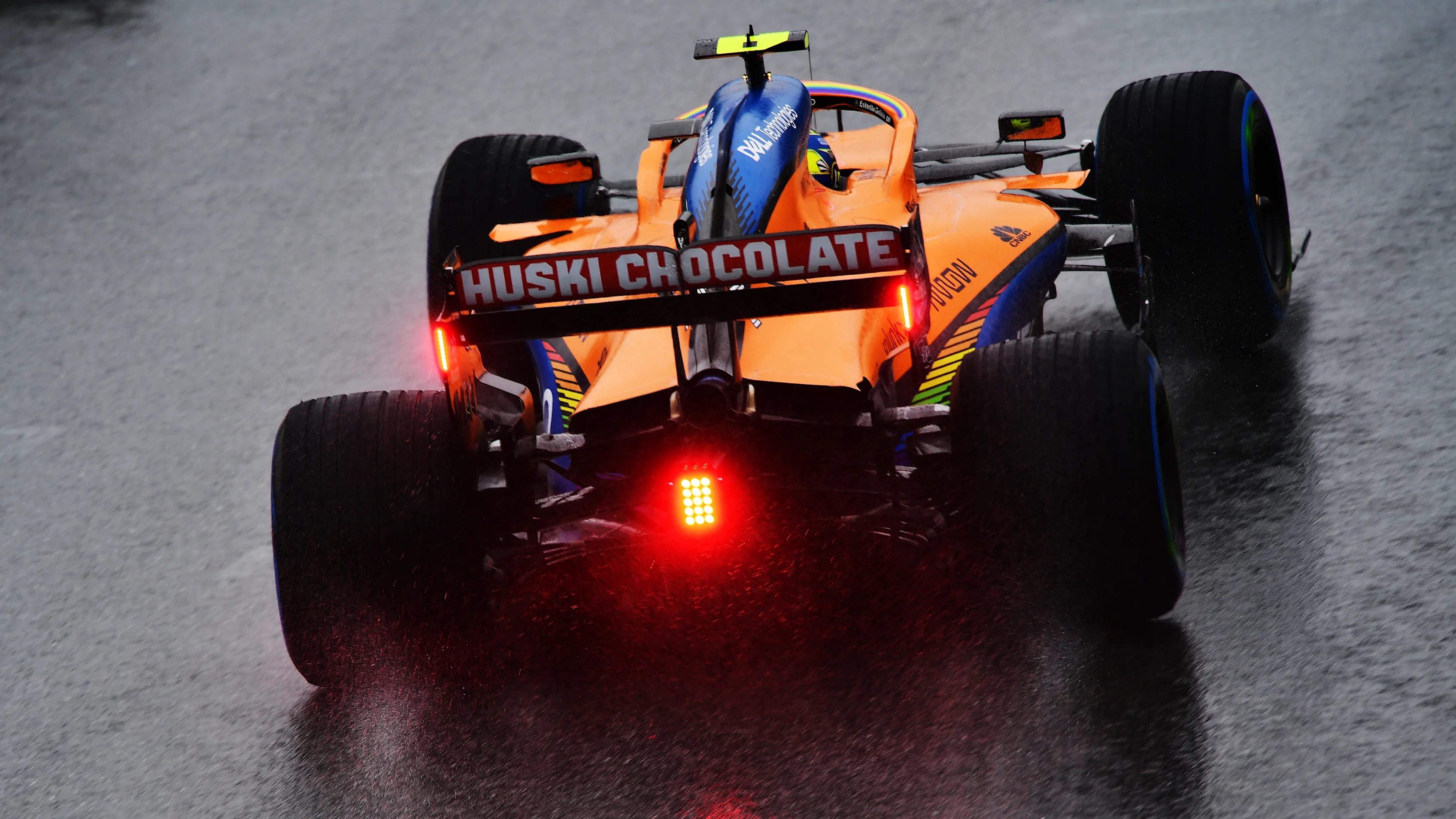 SPIELBERG, AUSTRIA - JULY 11: Lando Norris of Great Britain driving the (4) McLaren F1 Team MCL35 Renault on track  during qualifying for the Formula One Grand Prix of Styria at Red Bull Ring on July 11, 2020 in Spielberg, Austria. (Photo by Mario Renzi - Formula 1/Formula 1 via Getty Images)