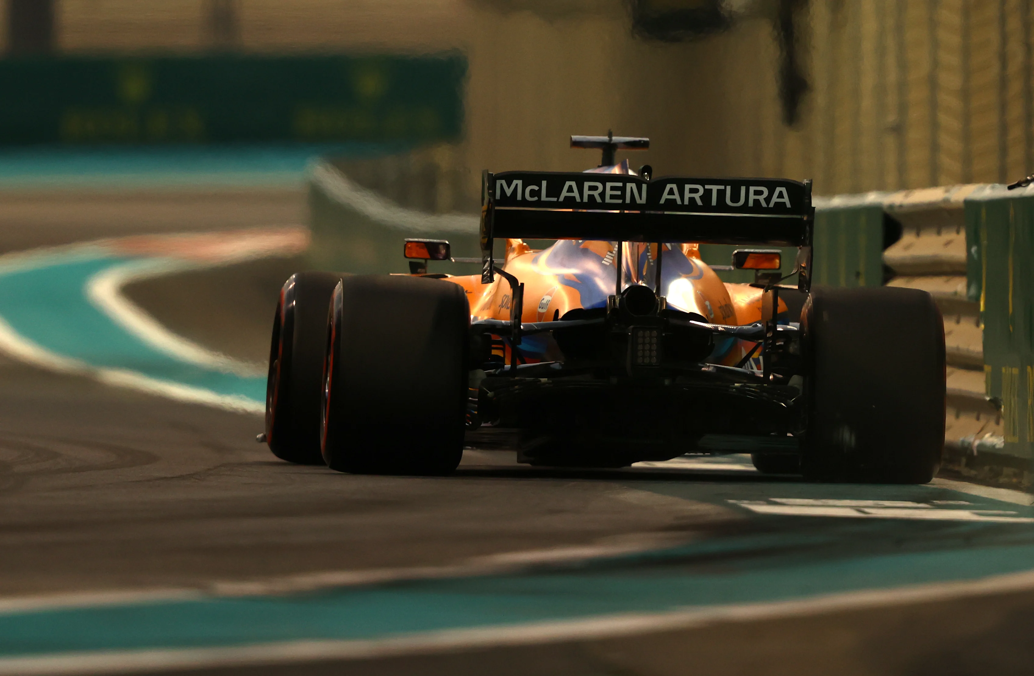 ABU DHABI, UNITED ARAB EMIRATES - DECEMBER 11:Daniel Ricciardo of Australia driving the (3) McLaren F1 Team MCL35M Mercedes during qualifying ahead of the F1 Grand Prix of Abu Dhabi at Yas Marina Circuit on December 11, 2021 in Abu Dhabi, United Arab Emirates. (Photo by Bryn Lennon/Getty Images)