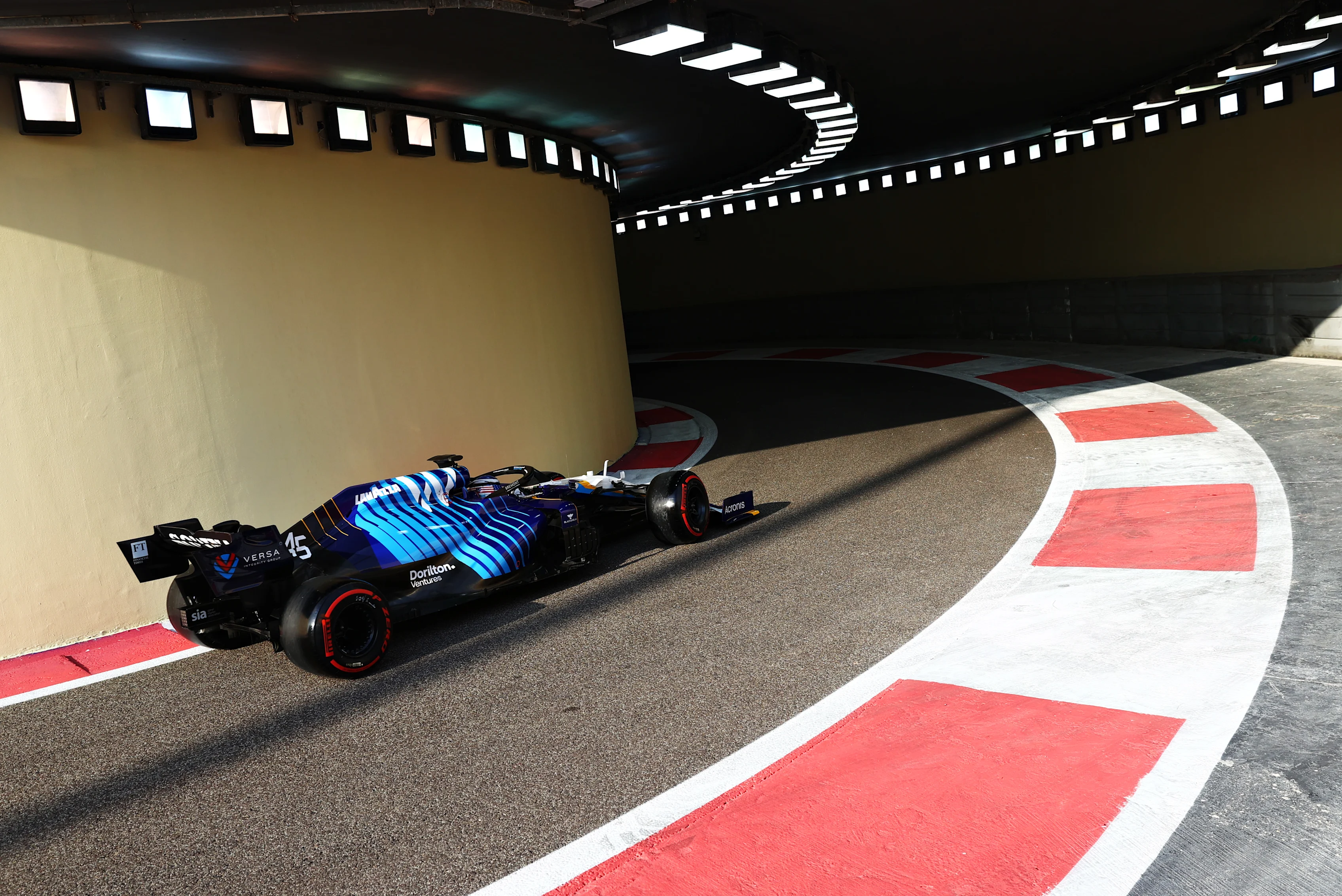ABU DHABI, UNITED ARAB EMIRATES - DECEMBER 14: Logan Sargeant of United States driving the (45)