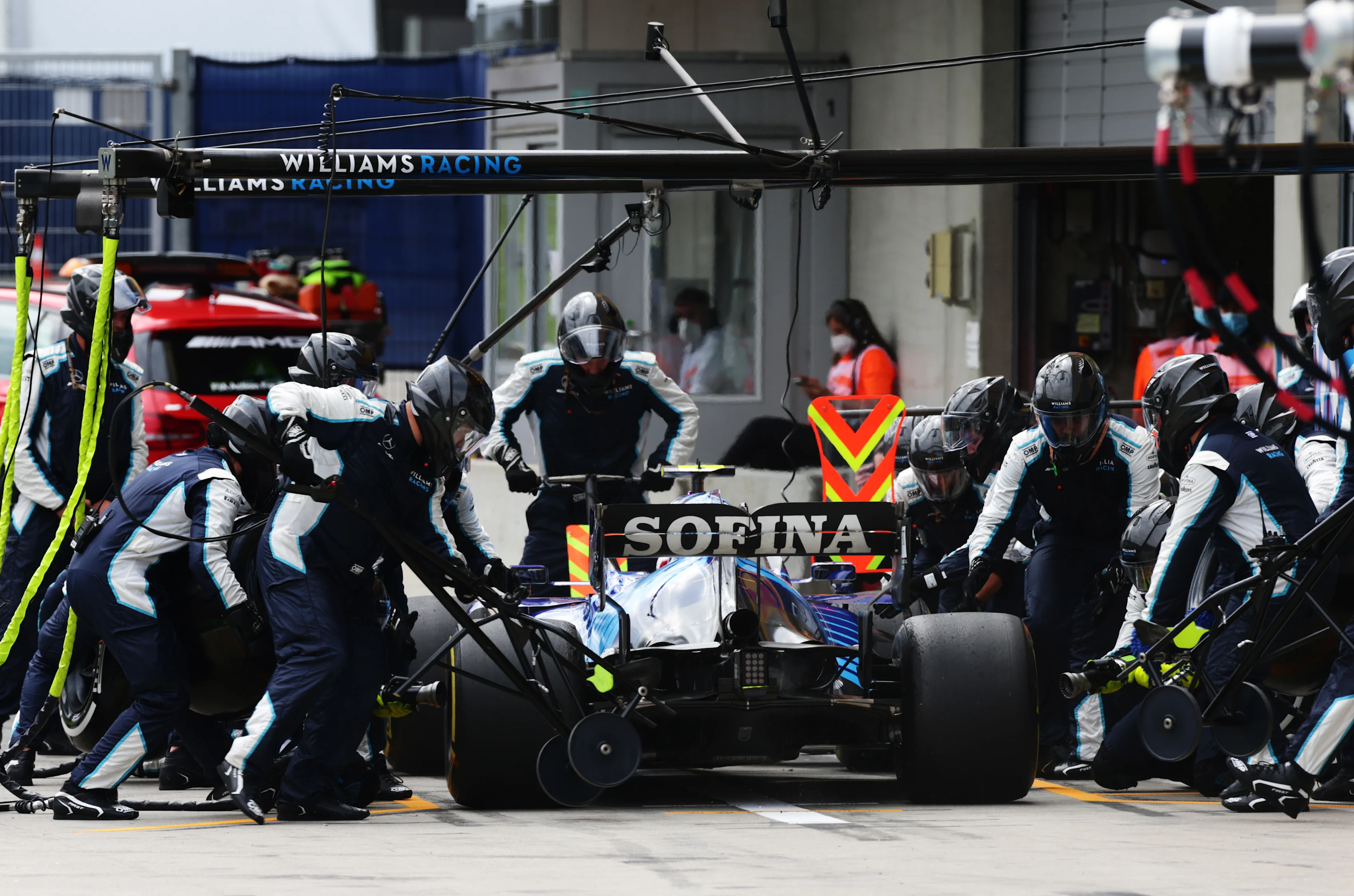 SPIELBERG, AUSTRIA - JULY 04: Nicholas Latifi of Canada driving the (6) Williams Racing FW43B Mercedes makes a pitstop during the F1 Grand Prix of Austria at Red Bull Ring on July 04, 2021 in Spielberg, Austria. (Photo by Peter Fox/Getty Images)