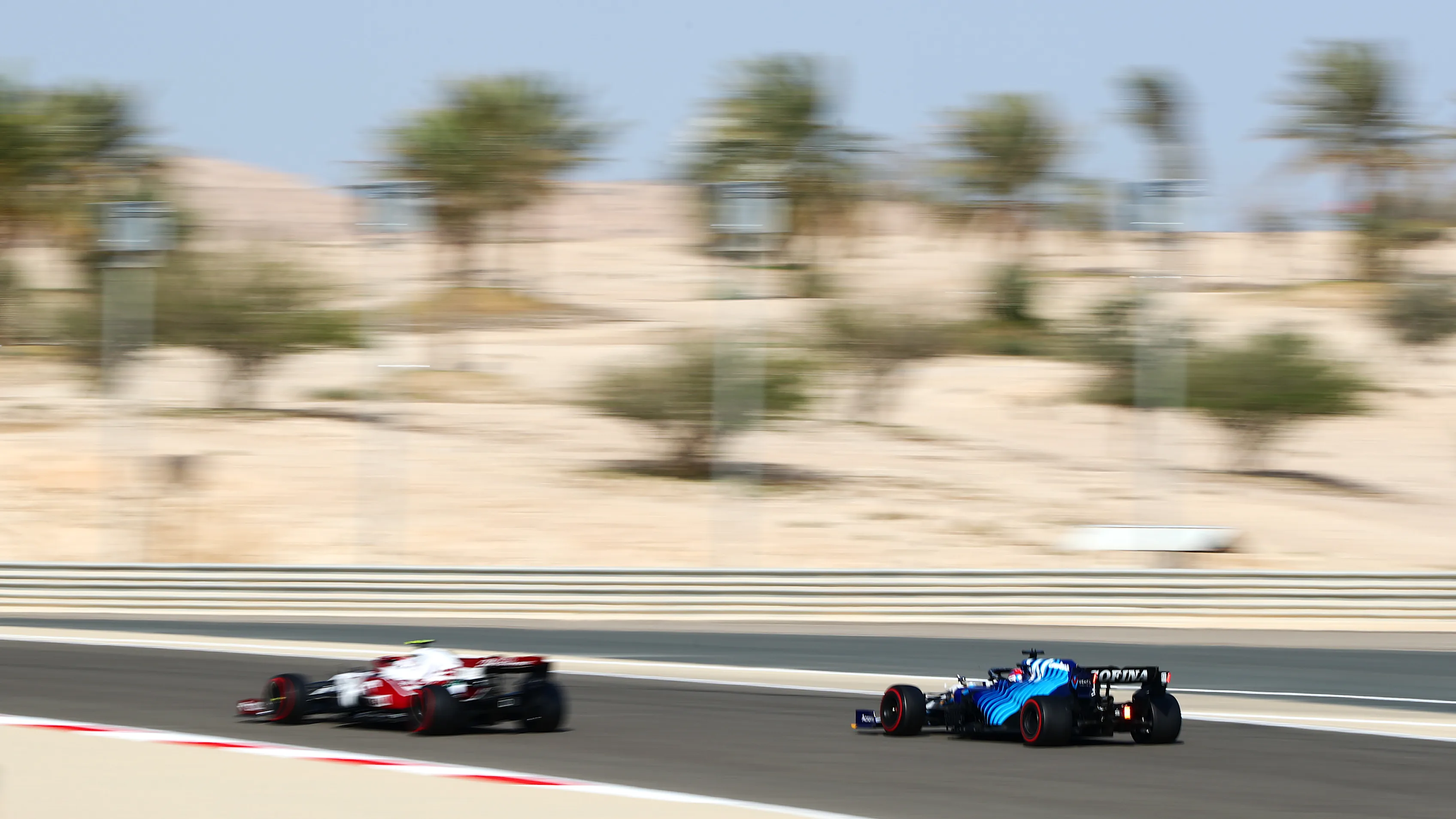 BAHRAIN, BAHRAIN - MARCH 27: George Russell of Great Britain driving the (63) Williams Racing FW43B