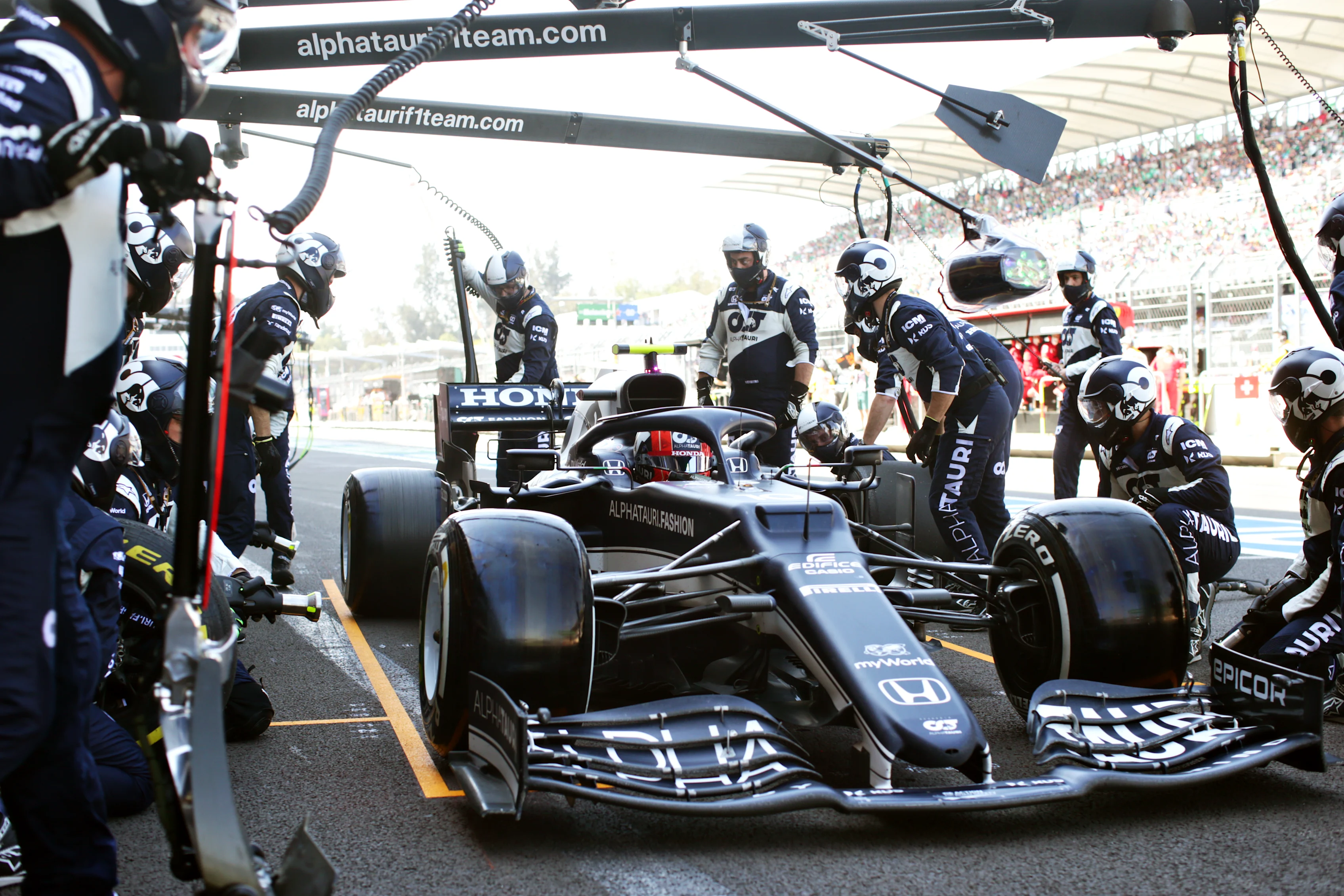 MEXICO CITY, MEXICO - NOVEMBER 07: Pierre Gasly of France driving the (10) Scuderia AlphaTauri AT02