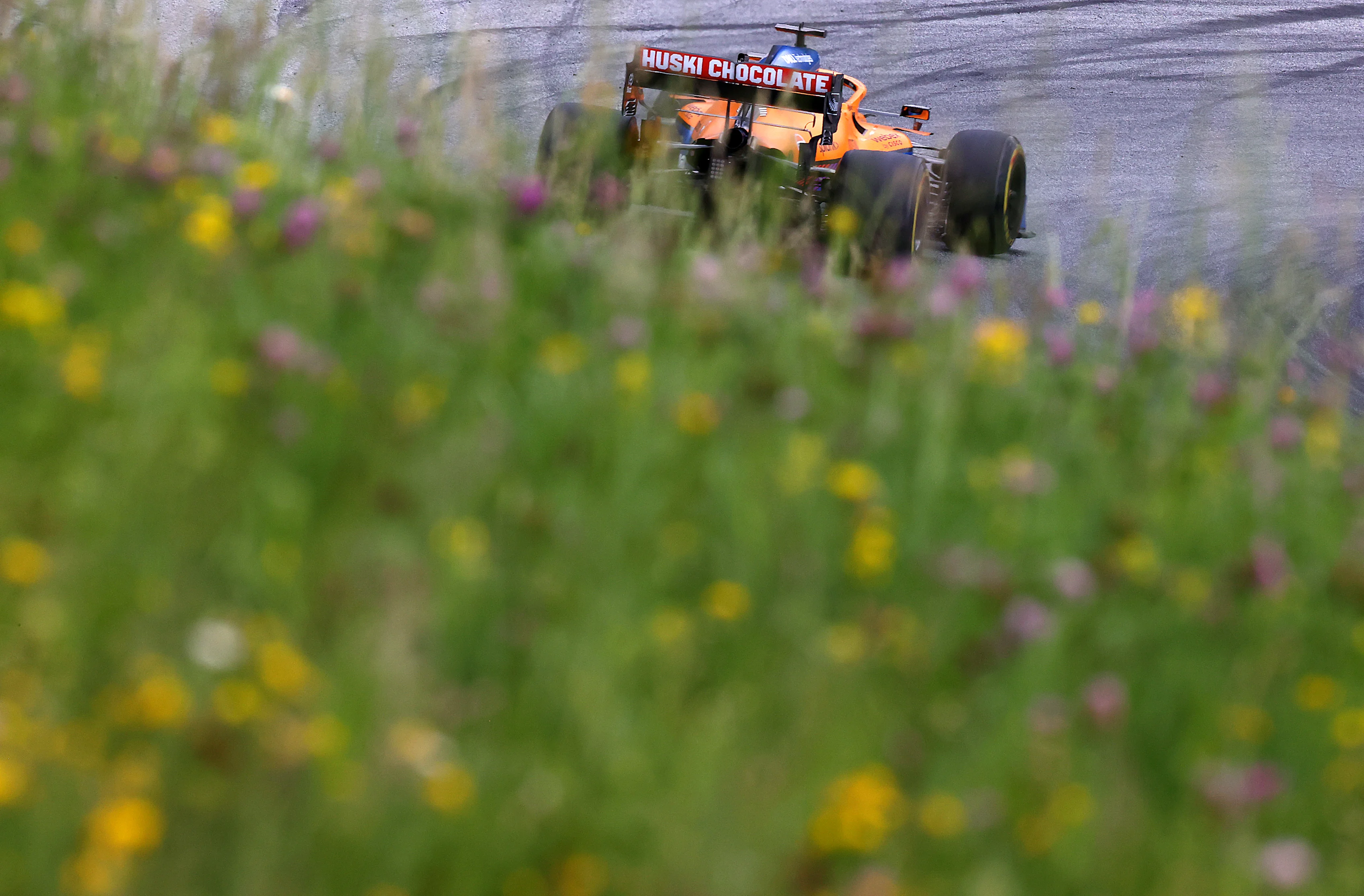 SPIELBERG, AUSTRIA - JUNE 27: Daniel Ricciardo of Australia driving the (3) McLaren F1 Team MCL35M Mercedes on track during the F1 Grand Prix of Styria at Red Bull Ring on June 27, 2021 in Spielberg, Austria. (Photo by Clive Mason - Formula 1/Formula 1 via Getty Images)