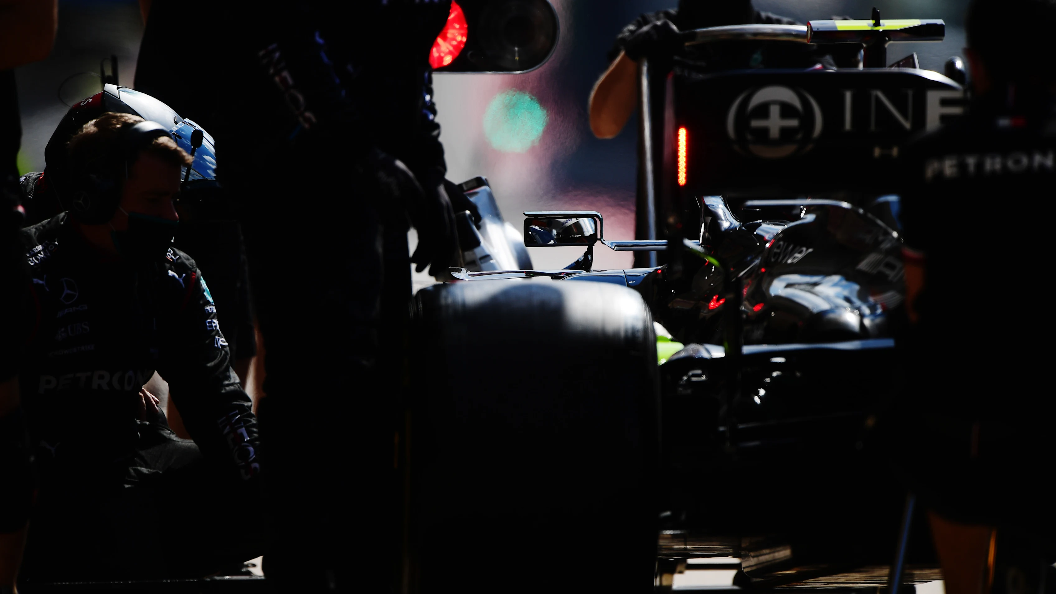 AUSTIN, TEXAS - OCTOBER 22: An abstract view of Valtteri Bottas of Finland driving the (77)