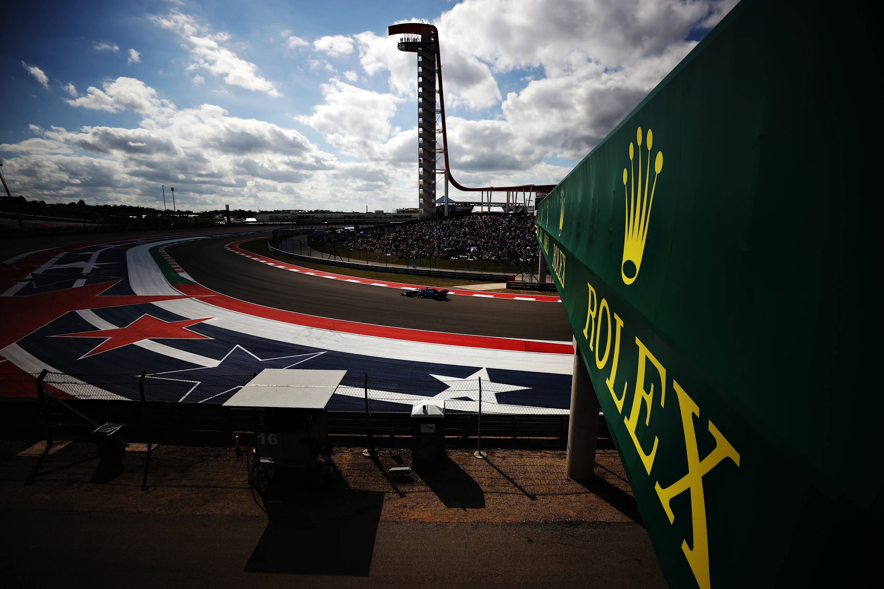 AUSTIN, TEXAS - OCTOBER 24: George Russell of Great Britain driving the (63) Williams Racing FW43B Mercedes during the F1 Grand Prix of USA at Circuit of The Americas on October 24, 2021 in Austin, Texas. (Photo by Chris Graythen/Getty Images)