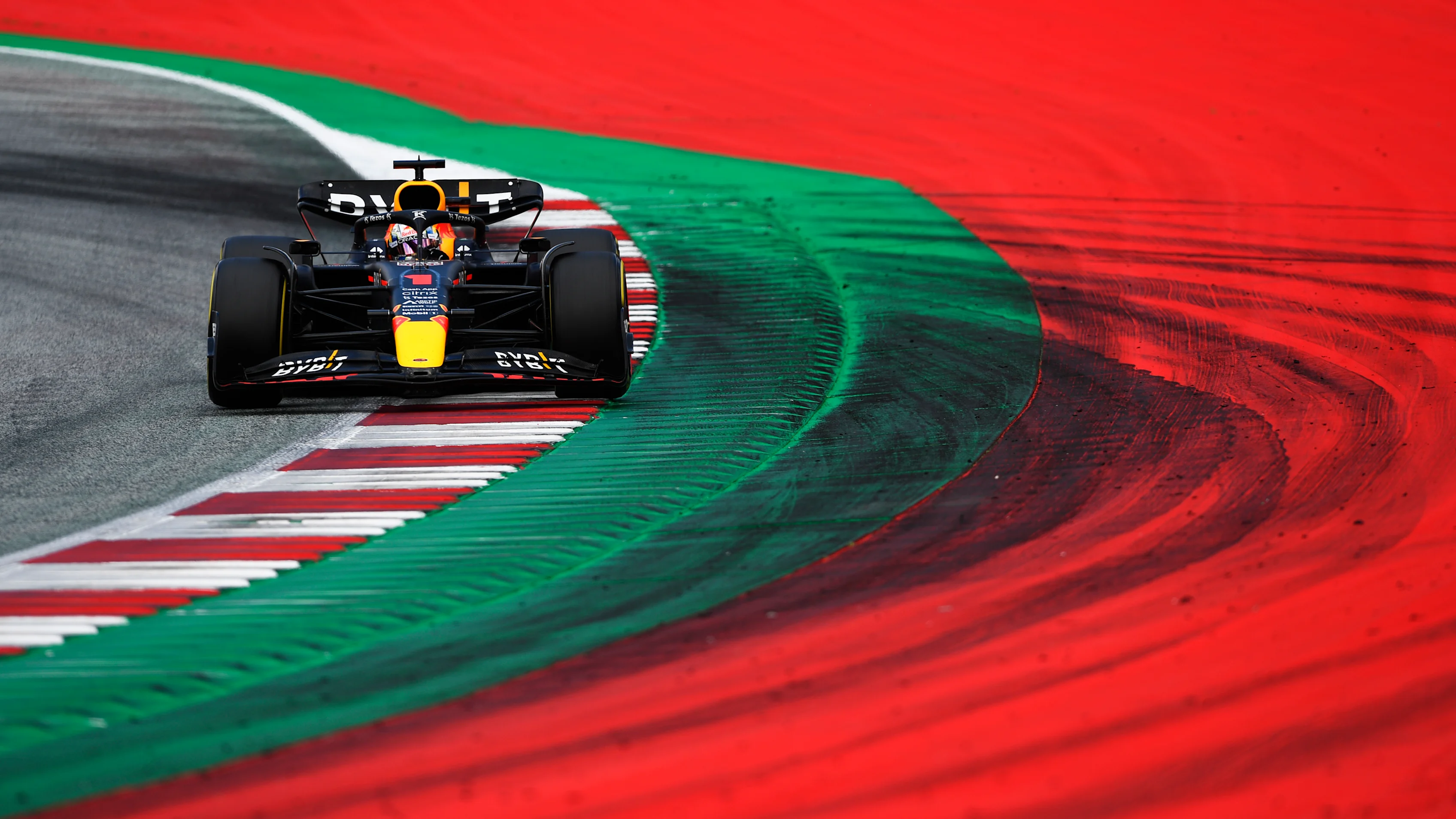 SPIELBERG, AUSTRIA - JULY 10: Max Verstappen of the Netherlands driving the (1) Oracle Red Bull Racing RB18 on track during the F1 Grand Prix of Austria at Red Bull Ring on July 10, 2022 in Spielberg, Austria. (Photo by Rudy Carezzevoli - Formula 1/Formula 1 via Getty Images)