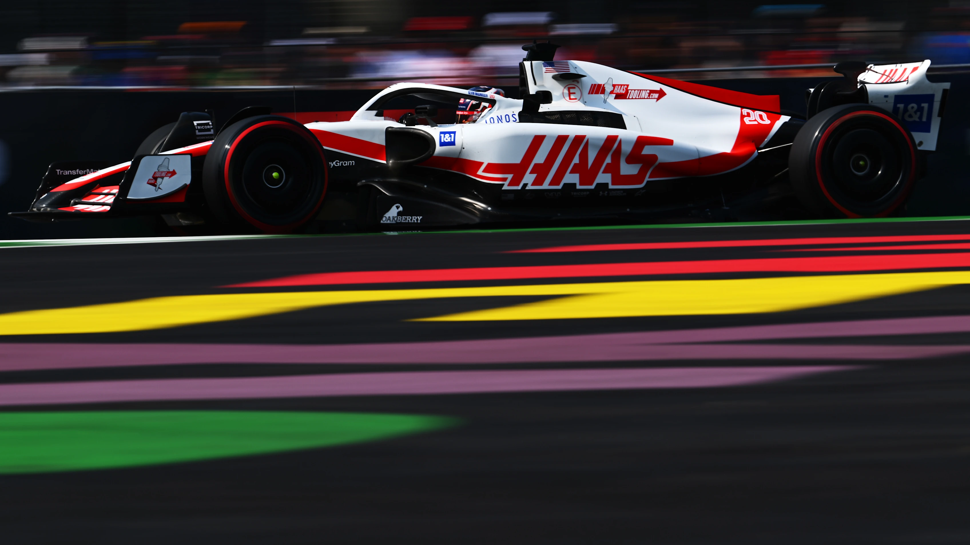 MEXICO CITY, MEXICO - OCTOBER 29: Kevin Magnussen of Denmark driving the (20) Haas F1 VF-22 Ferrari