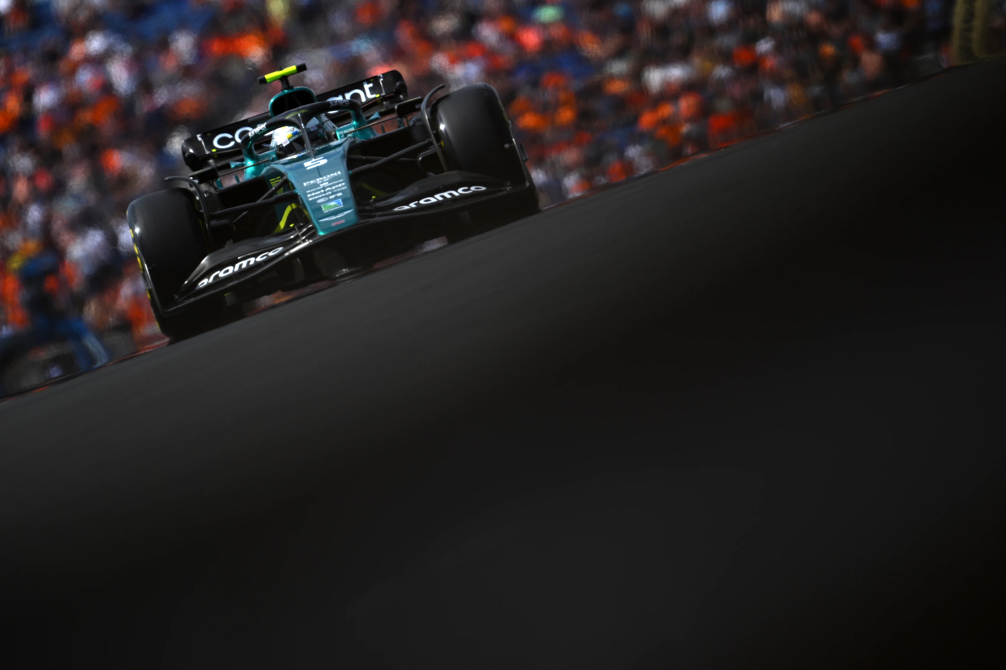 ZANDVOORT, NETHERLANDS - SEPTEMBER 02: Sebastian Vettel of Germany driving the (5) Aston Martin AMR22 Mercedes on track during practice ahead of the F1 Grand Prix of The Netherlands at Circuit Zandvoort on September 02, 2022 in Zandvoort, Netherlands. (Photo by Clive Mason/Getty Images)