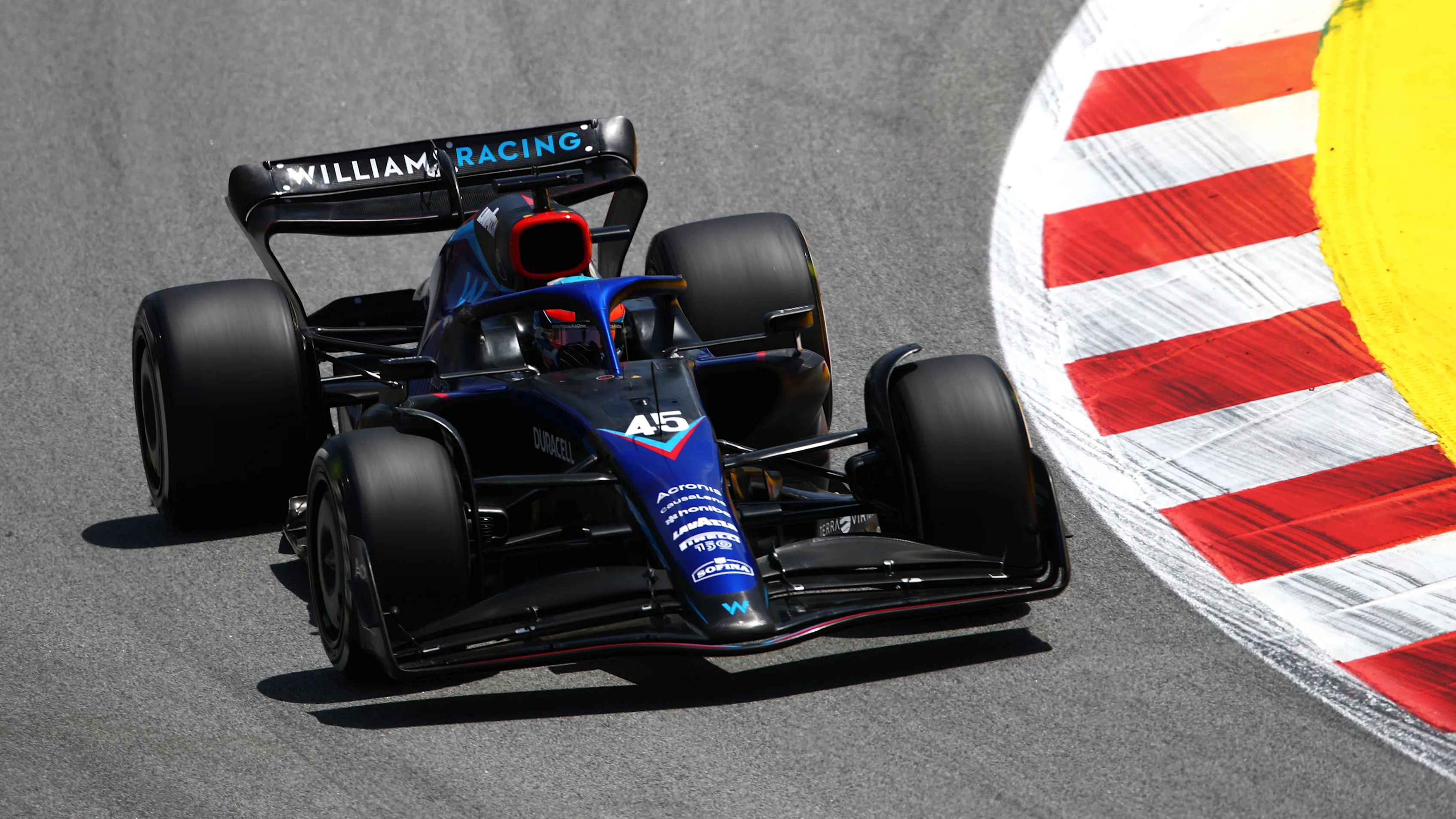 BARCELONA, SPAIN - MAY 20: Nyck de Vries of Netherlands driving the (45) Williams FW44 Mercedes on track during practice ahead of the F1 Grand Prix of Spain at Circuit de Barcelona-Catalunya on May 20, 2022 in Barcelona, Spain. (Photo by Joe Portlock - Formula 1/Formula 1 via Getty Images)