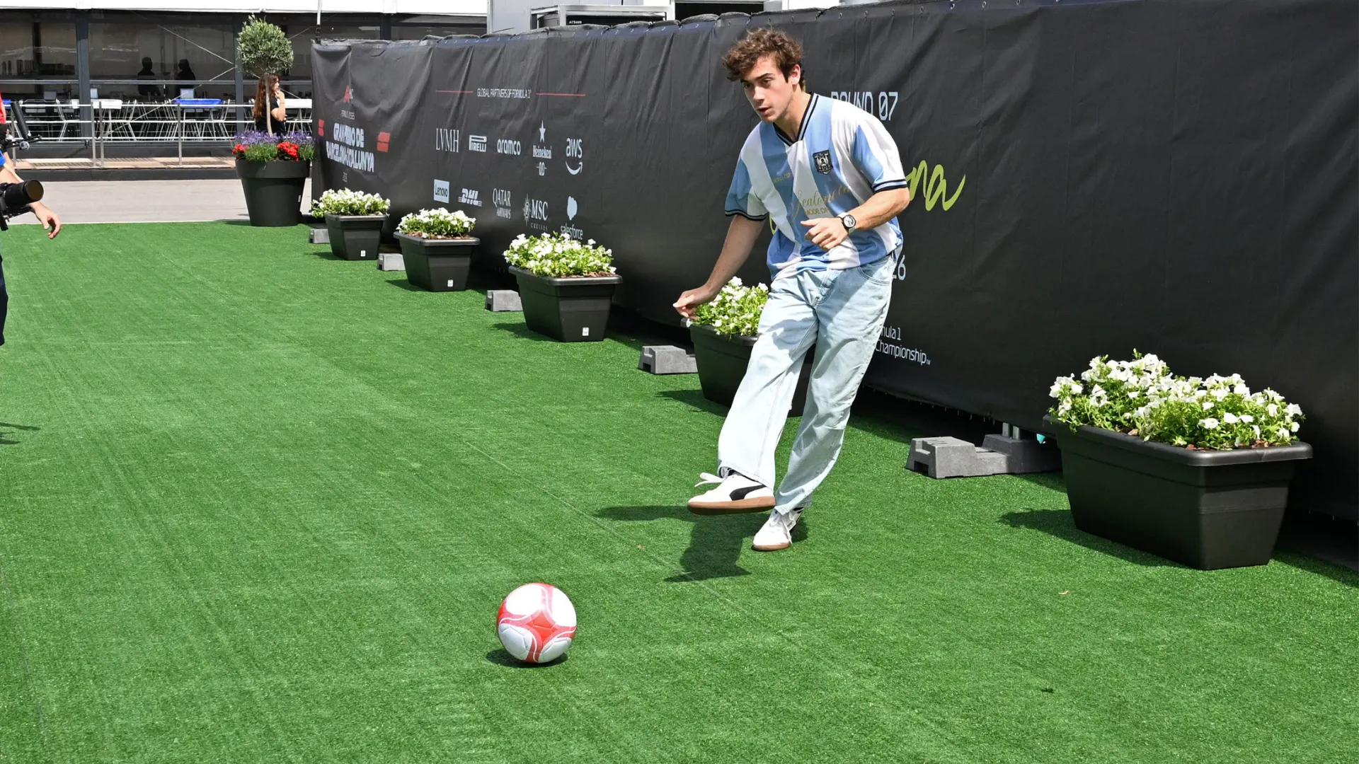 Why F1 drivers are excited about the start of the World Cup