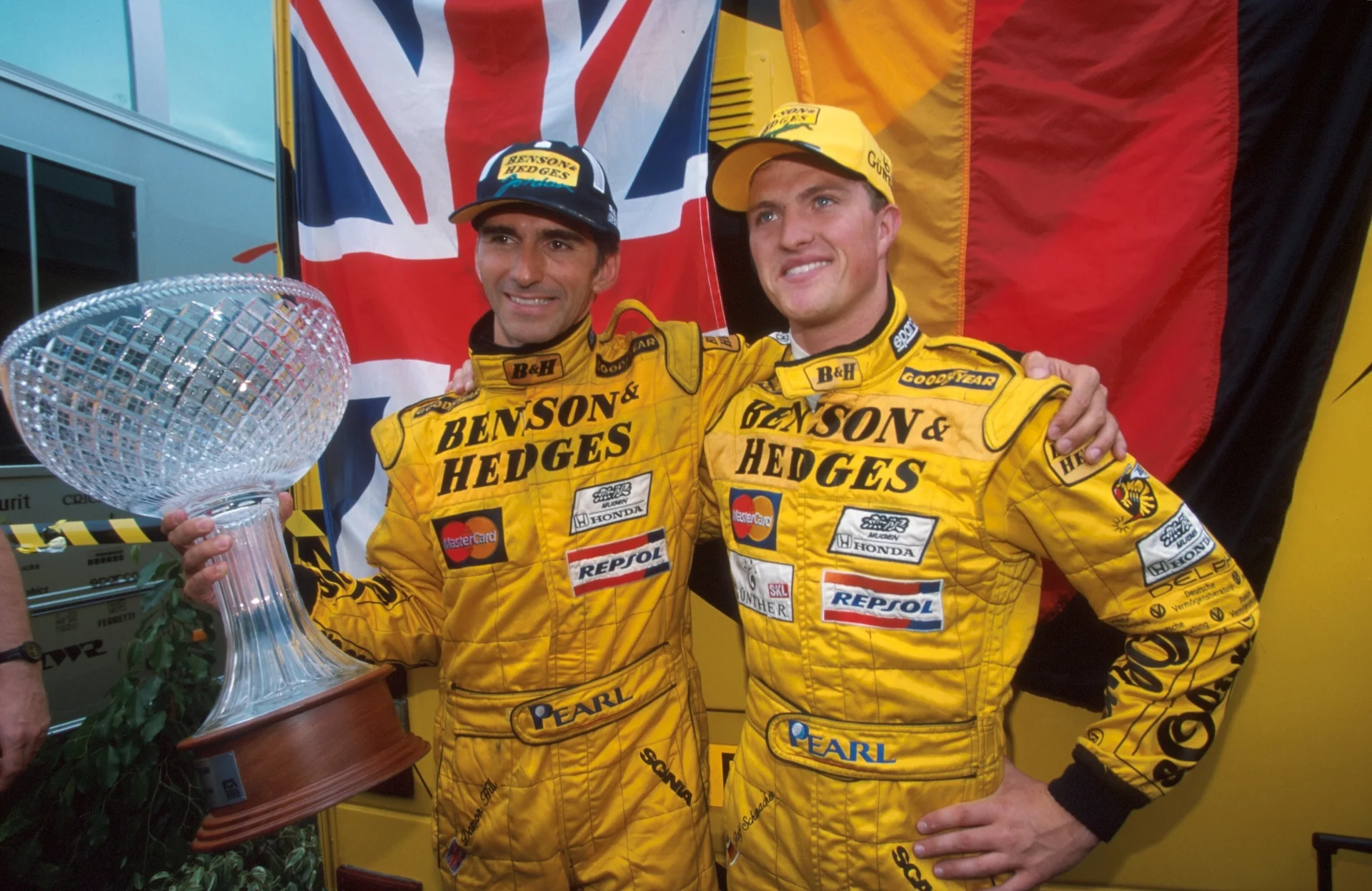 Winner Damon Hill (GBR), Jordan 198 and 2nd placed Ralf Schumacher (GER), Jordan 198 Formula One
