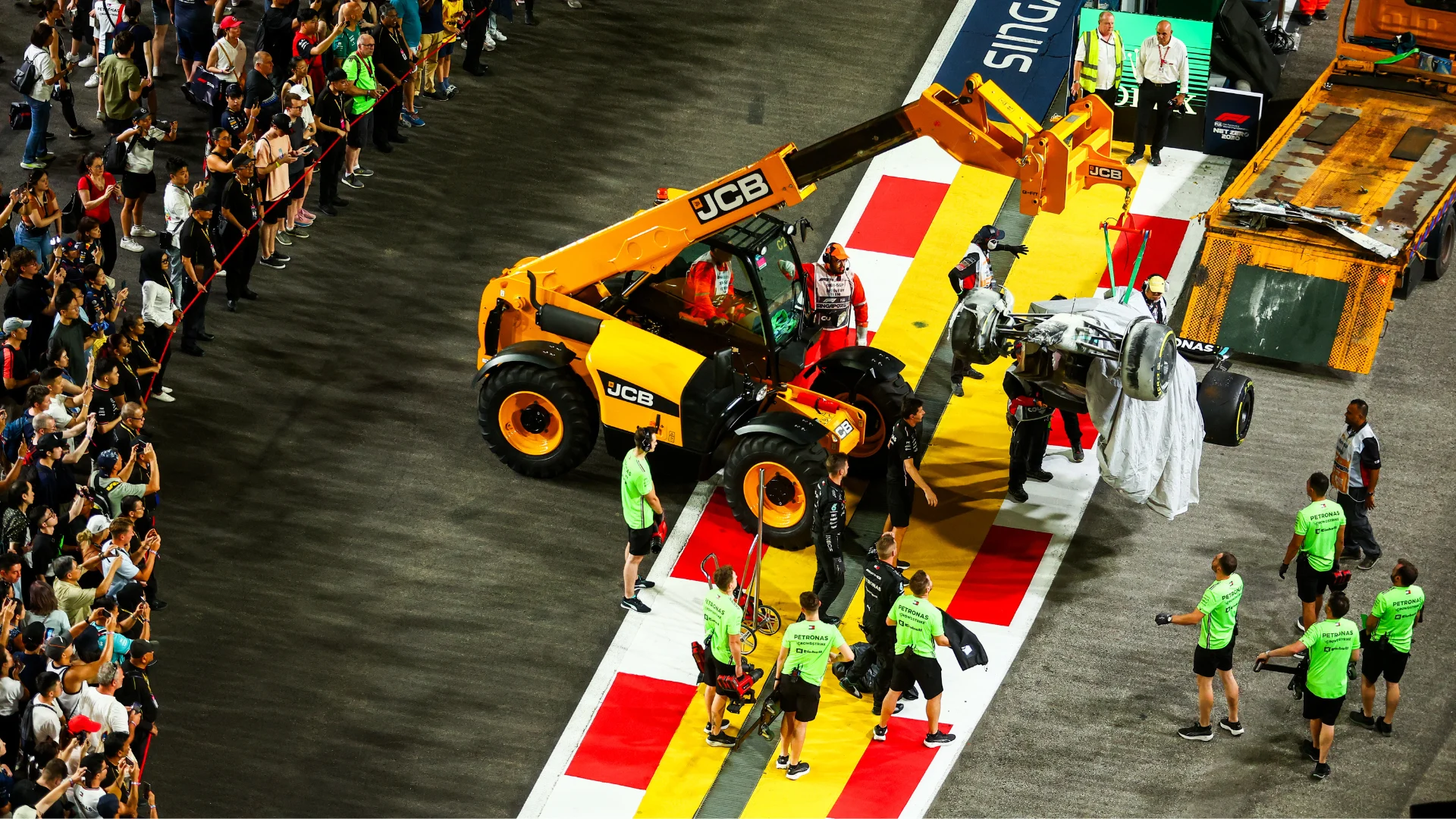 Set%206%20-%20Singapore%202023%20-%20Late-race%20crash.png