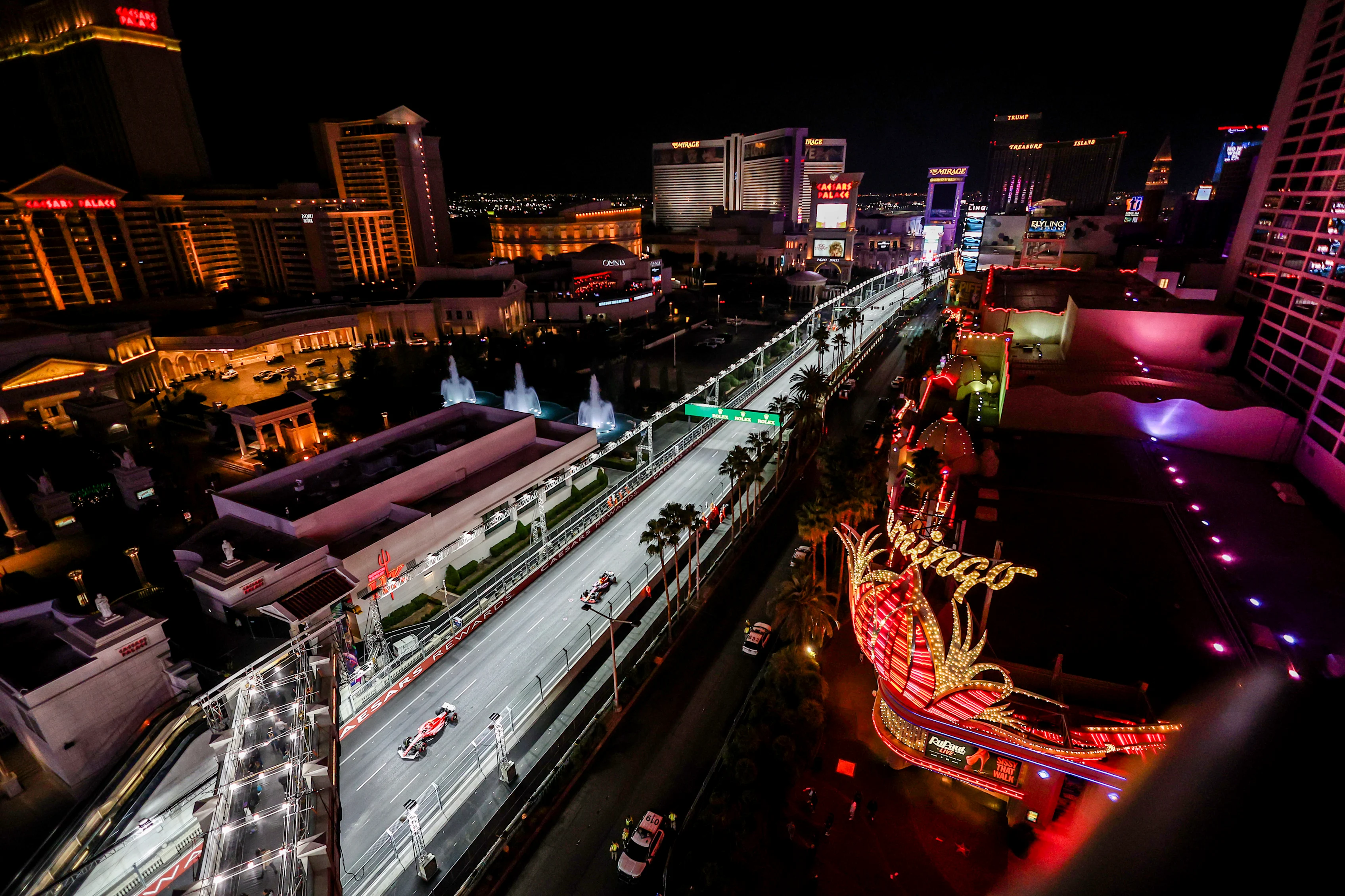 LAS VEGAS, NEVADA - NOVEMBER 17: Carlos Sainz of Spain driving (55) the Ferrari SF-23 on track as