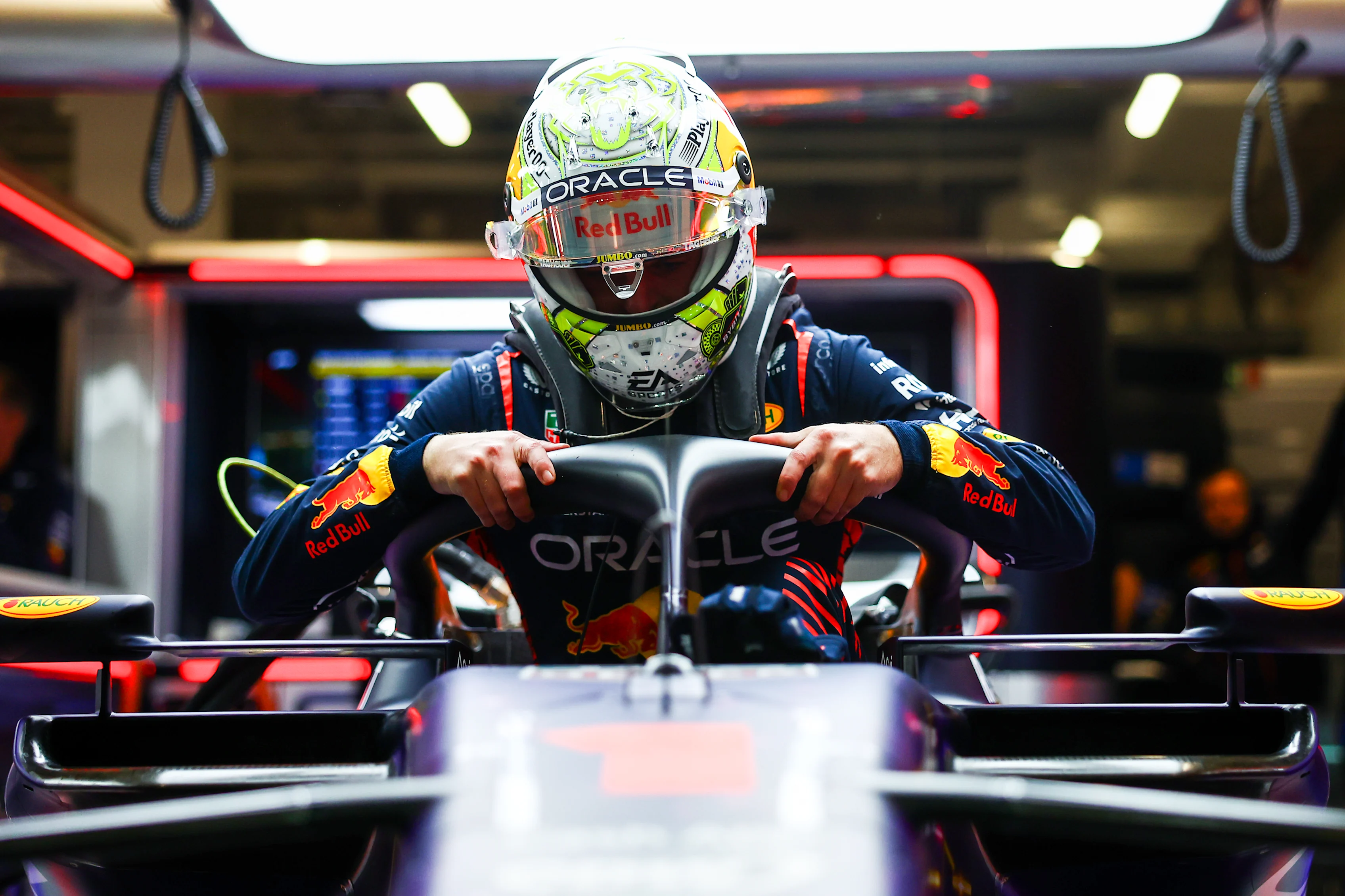 LAS VEGAS, NEVADA - NOVEMBER 17: Max Verstappen of the Netherlands and Oracle Red Bull Racing