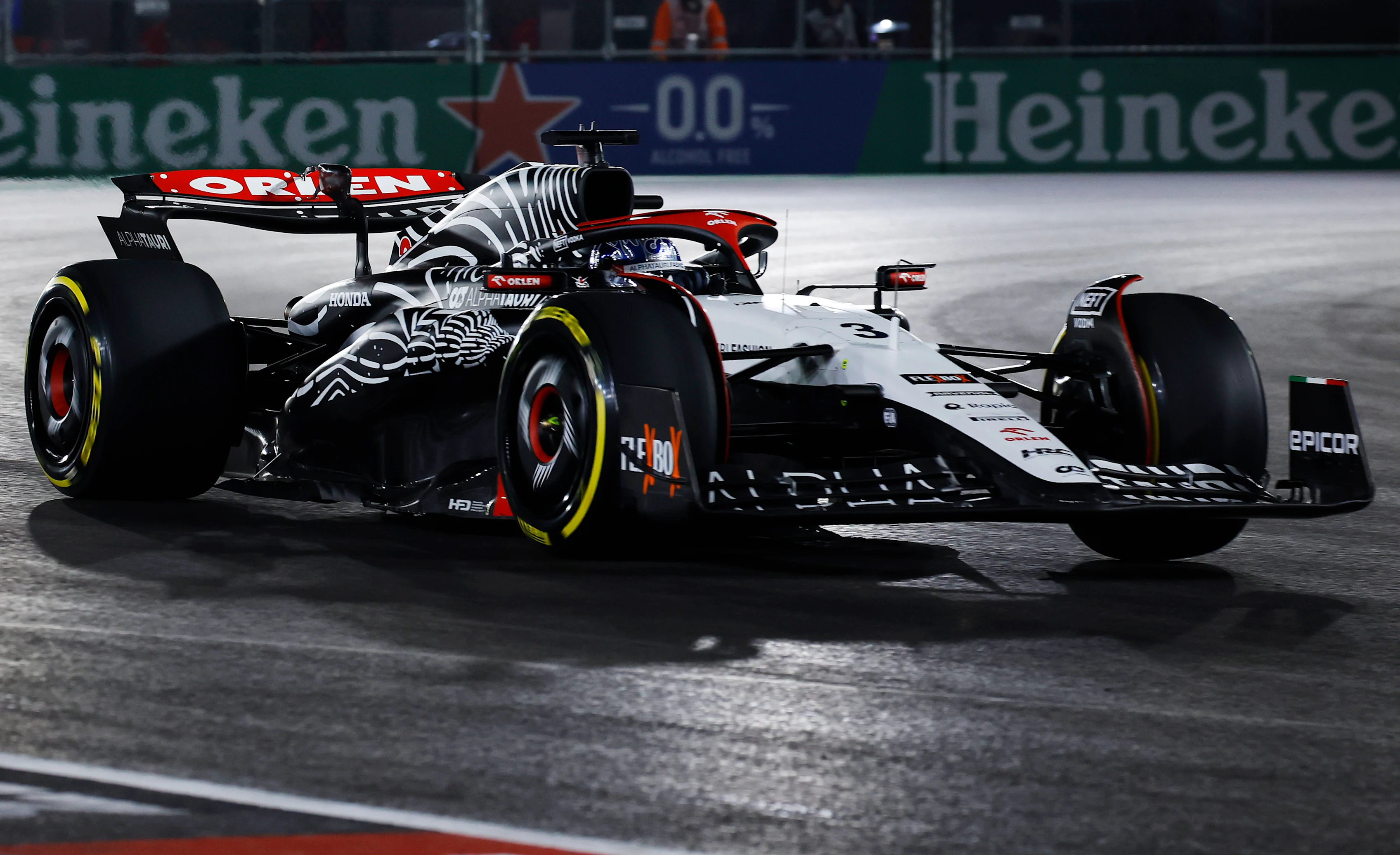 LAS VEGAS, NEVADA - NOVEMBER 17: Daniel Ricciardo of Australia driving the (3) Scuderia AlphaTauri