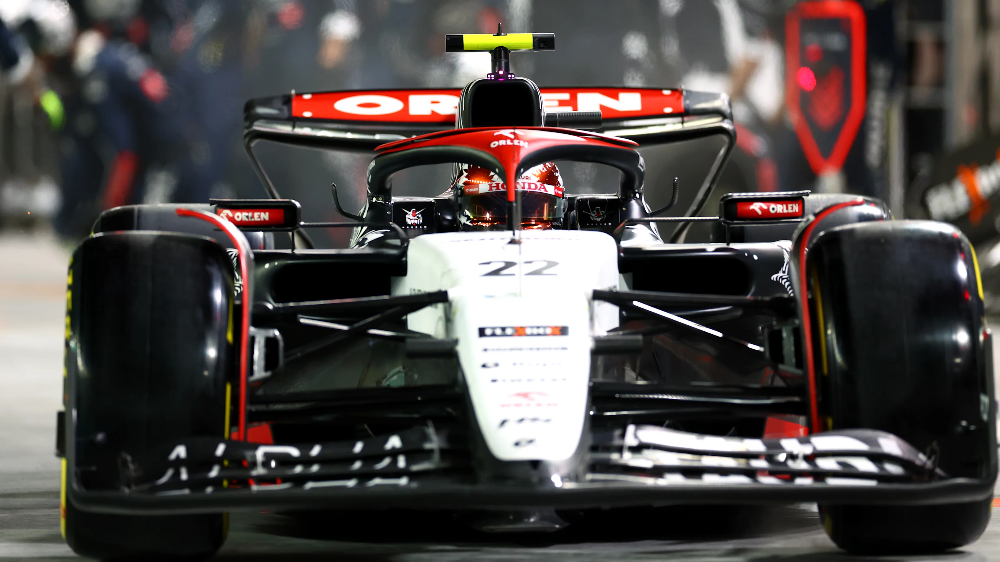 LAS VEGAS, NEVADA - NOVEMBER 18: Yuki Tsunoda of Japan driving the (22) Scuderia AlphaTauri AT04 in