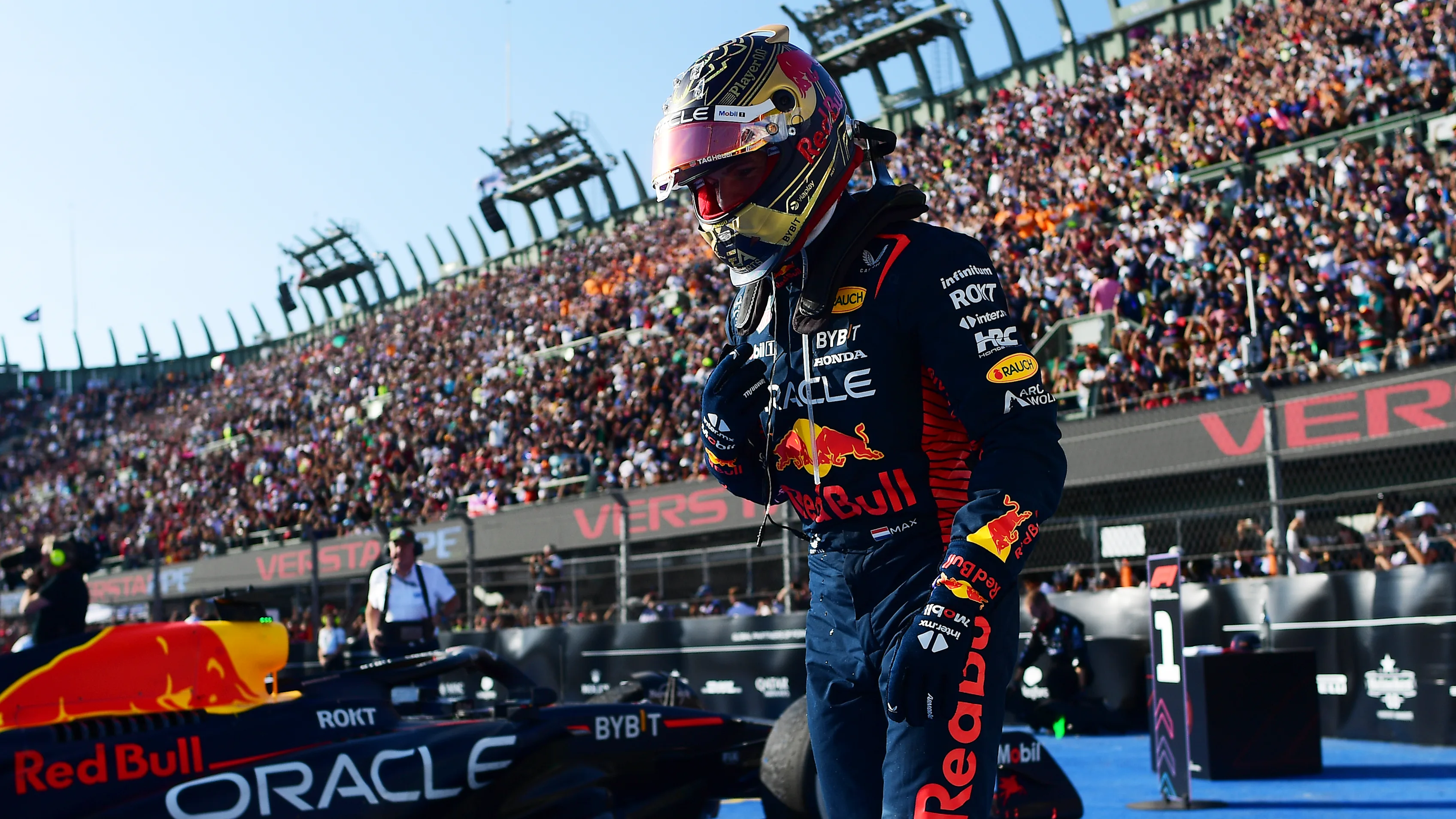 MEXICO CITY, MEXICO - OCTOBER 29: Race winner Max Verstappen of the Netherlands and Oracle Red Bull