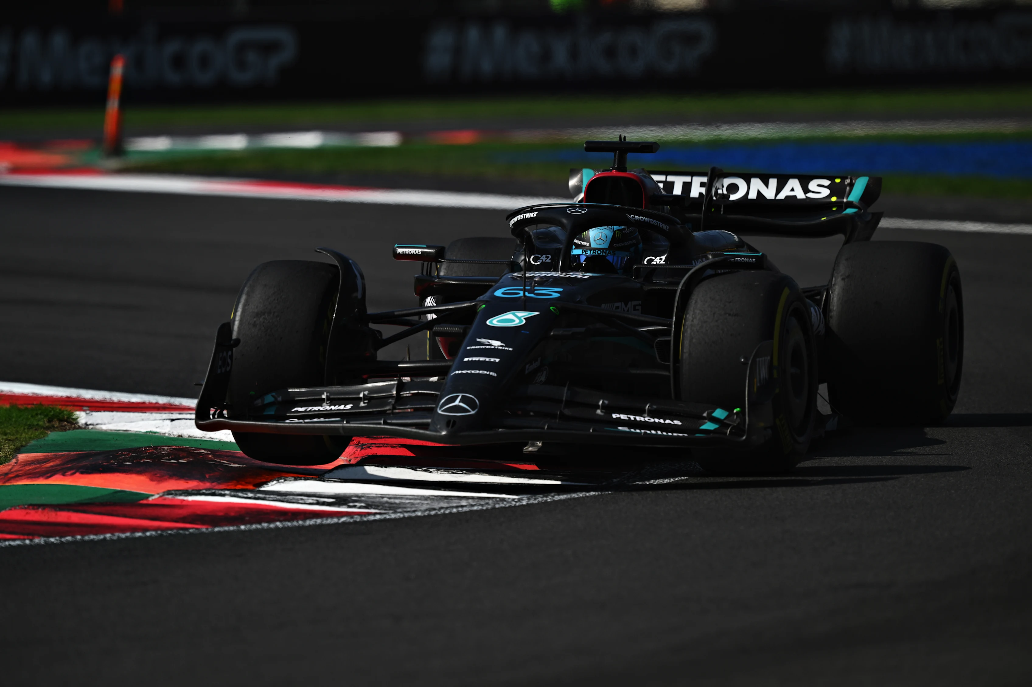 MEXICO CITY, MEXICO - OCTOBER 29: George Russell of Great Britain driving the (63) Mercedes AMG