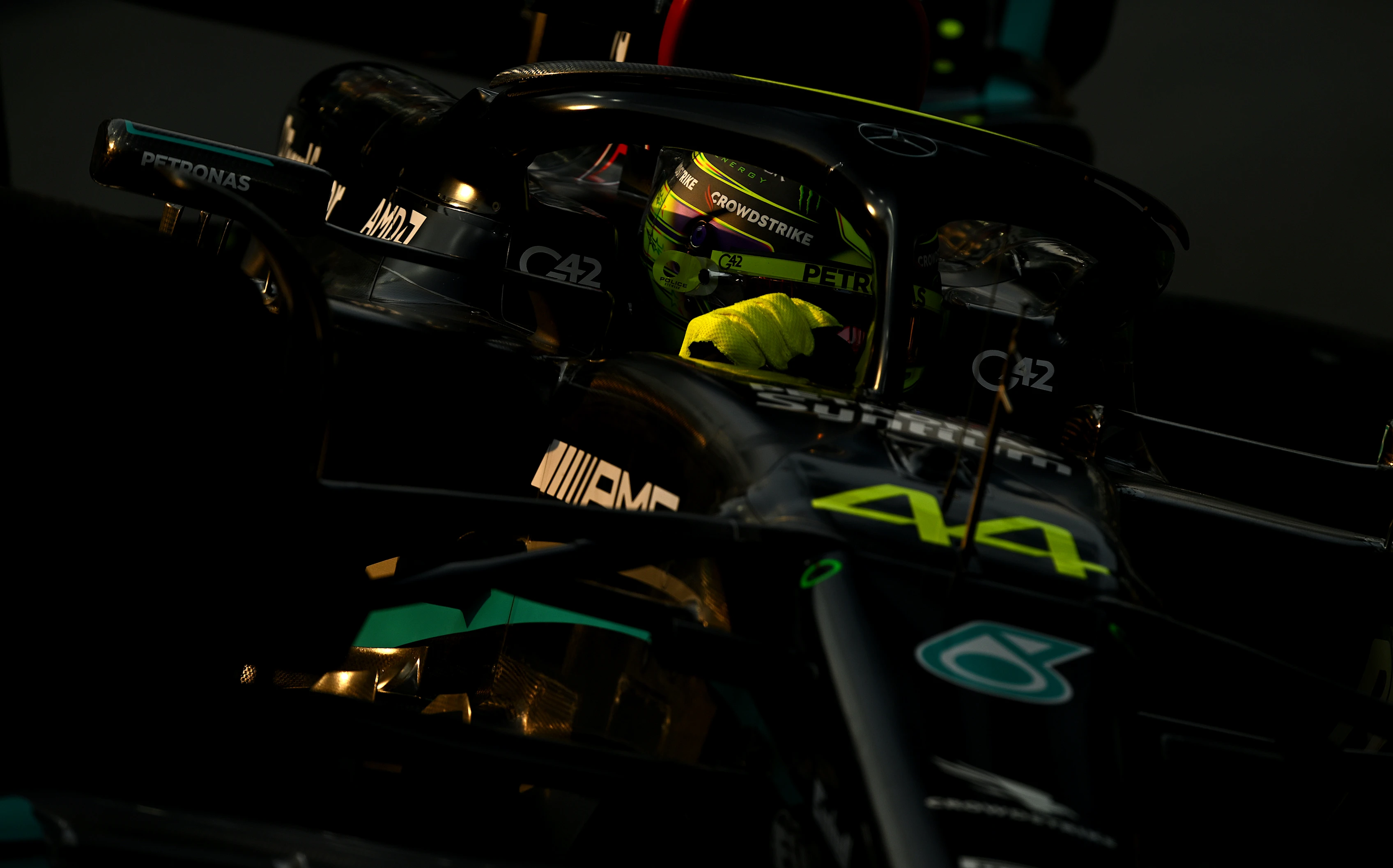 SINGAPORE, SINGAPORE - SEPTEMBER 15: Lewis Hamilton of Great Britain driving the (44) Mercedes AMG Petronas F1 Team W14 on track during practice ahead of the F1 Grand Prix of Singapore at Marina Bay Street Circuit on September 15, 2023 in Singapore, Singapore. (Photo by Clive Mason/Getty Images)