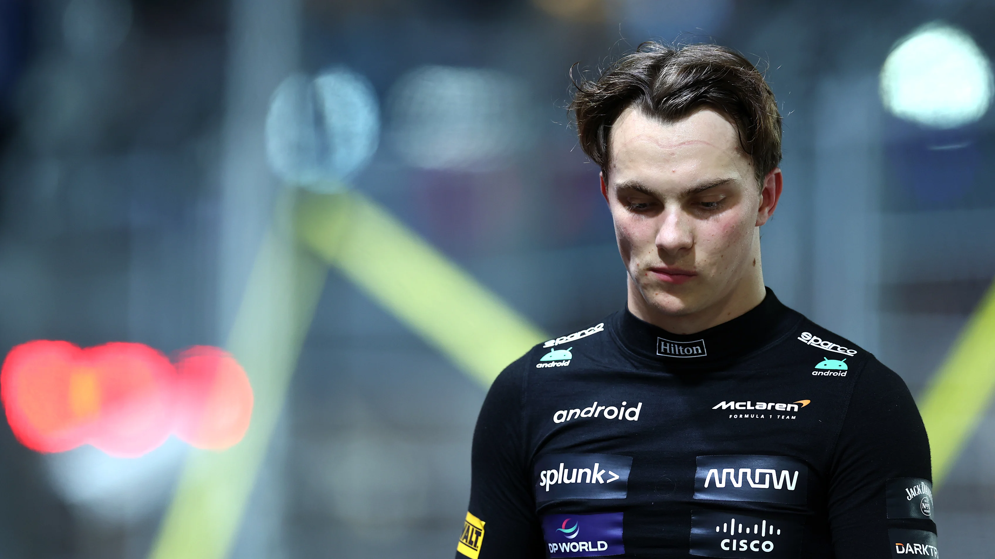 SINGAPORE, SINGAPORE - SEPTEMBER 16: Seventeenth placed qualifier Oscar Piastri of Australia and