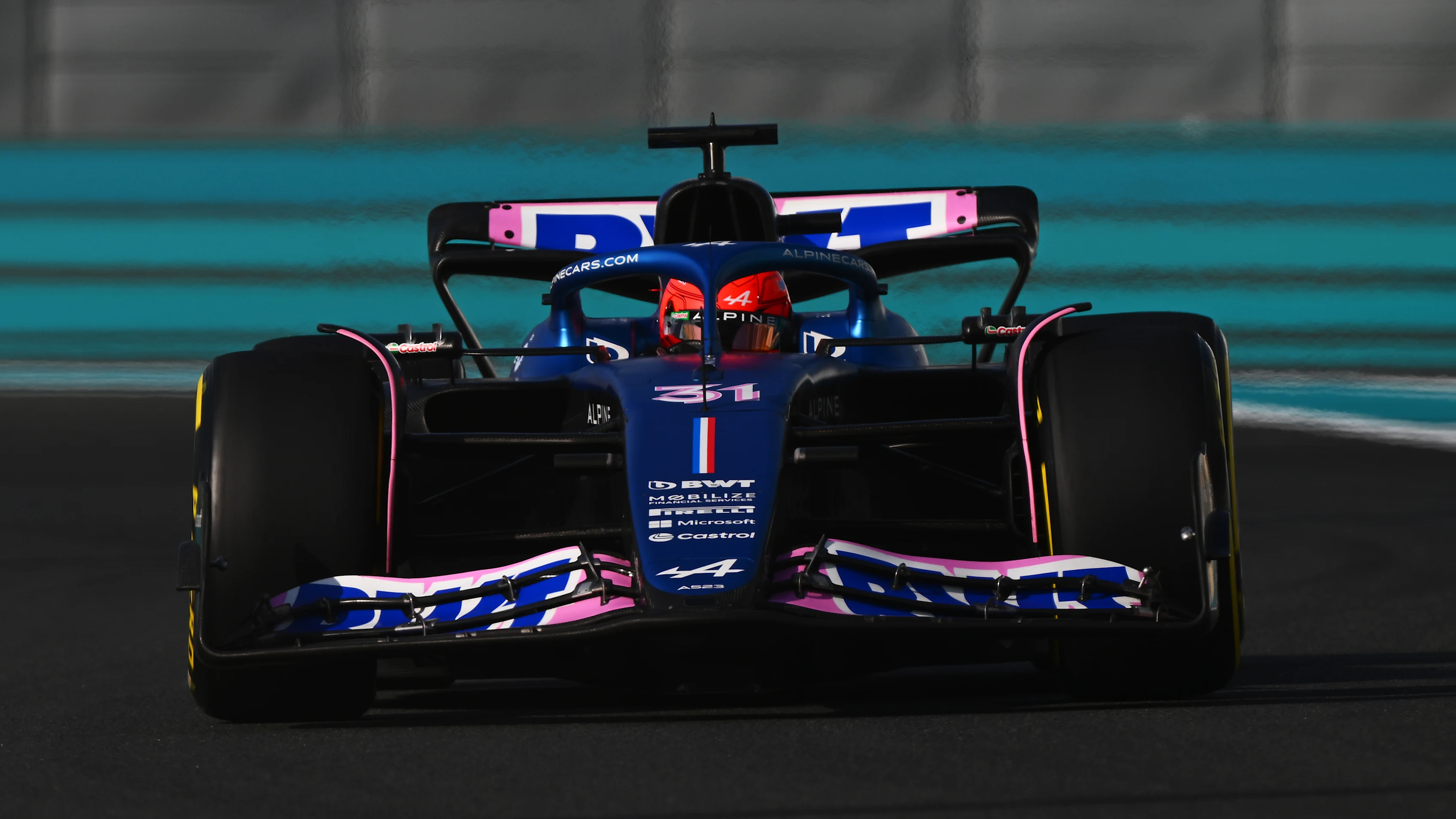 ABU DHABI, UNITED ARAB EMIRATES - NOVEMBER 28: Esteban Ocon of France driving the (31) Alpine F1