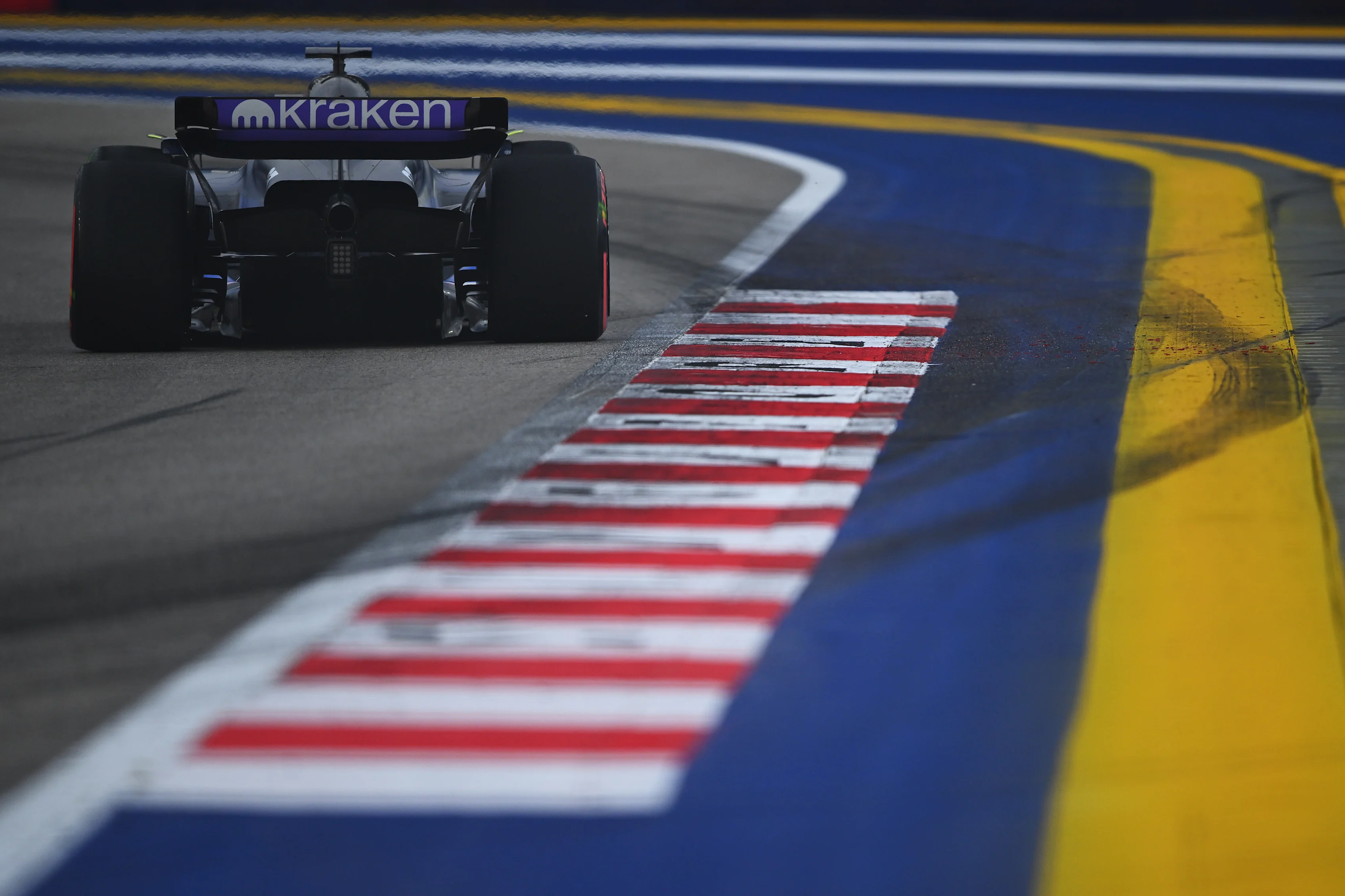 SINGAPORE, SINGAPORE - SEPTEMBER 21: Alexander Albon of Thailand driving the (23) Williams FW46 Mercedes on track during final practice ahead of the F1 Grand Prix of Singapore at Marina Bay Street Circuit on September 21, 2024 in Singapore, Singapore. (Photo by Rudy Carezzevoli/Getty Images)