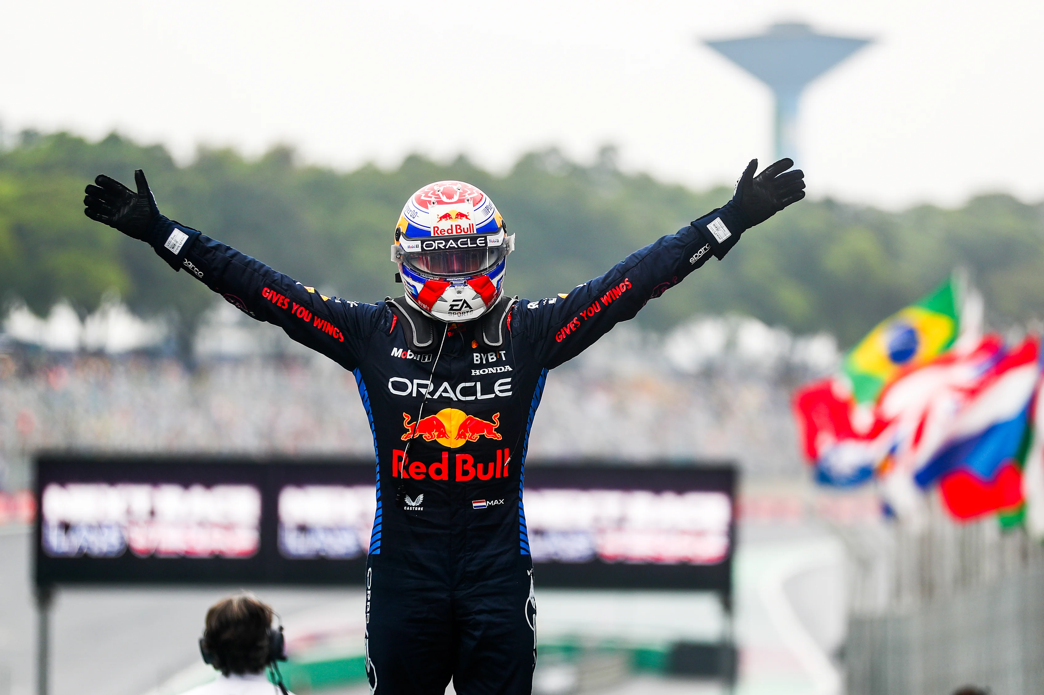 SAO PAULO, BRAZIL - NOVEMBER 03: Max Verstappen of Oracle Red Bull Racing and The Netherlands celebrates finishing in first position during the F1 Grand Prix of Brazil at Autodromo Jose Carlos Pace on November 03, 2024 in Sao Paulo, Brazil. (Photo by Peter Fox - Formula 1/Formula 1 via Getty Images)