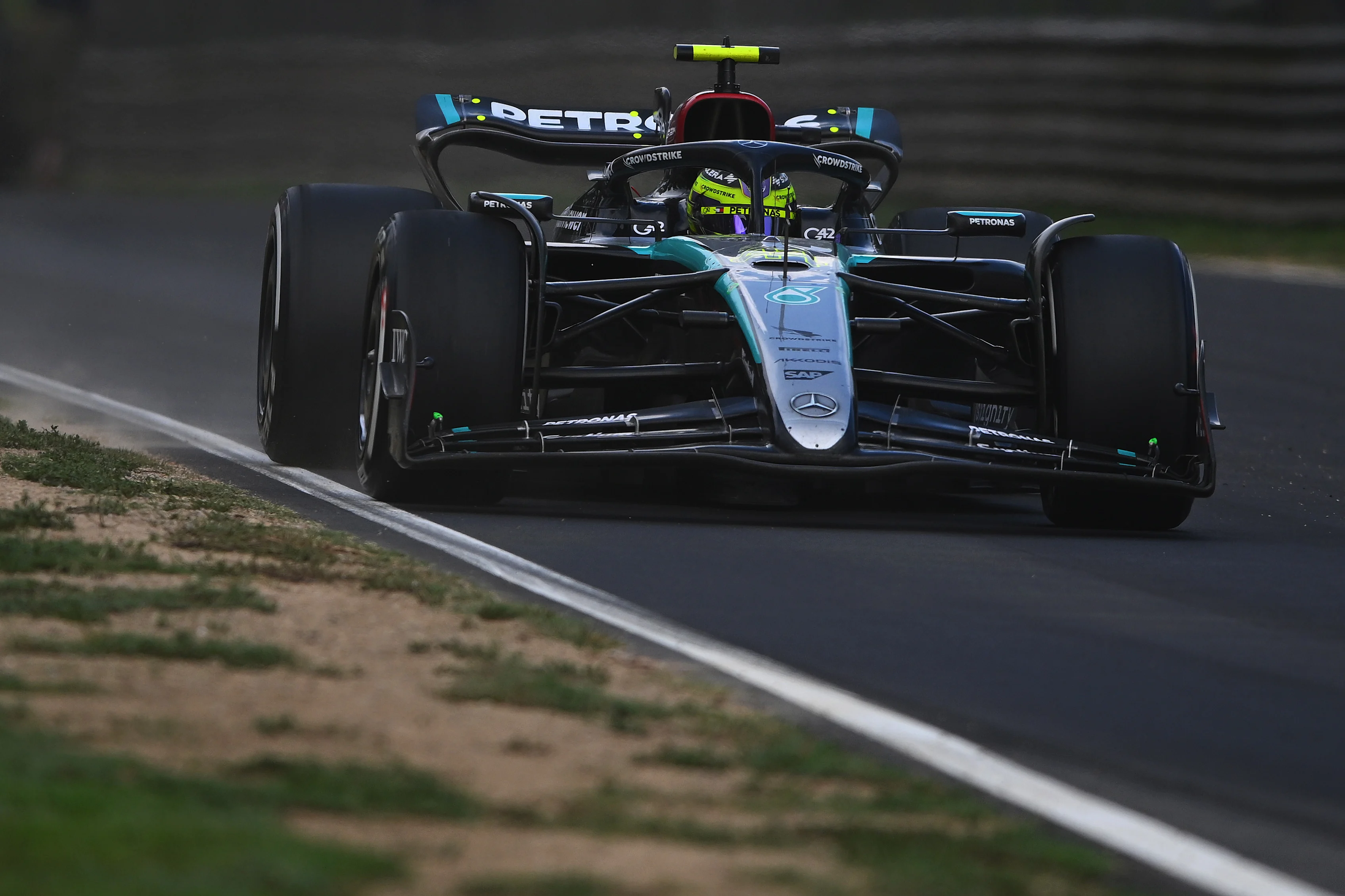 MONZA, ITALY - SEPTEMBER 01: Lewis Hamilton of Great Britain driving the (44) Mercedes AMG Petronas F1 Team W15 on track during the F1 Grand Prix of Italy at Autodromo Nazionale Monza on September 01, 2024 in Monza, Italy. (Photo by Rudy Carezzevoli/Getty Images)