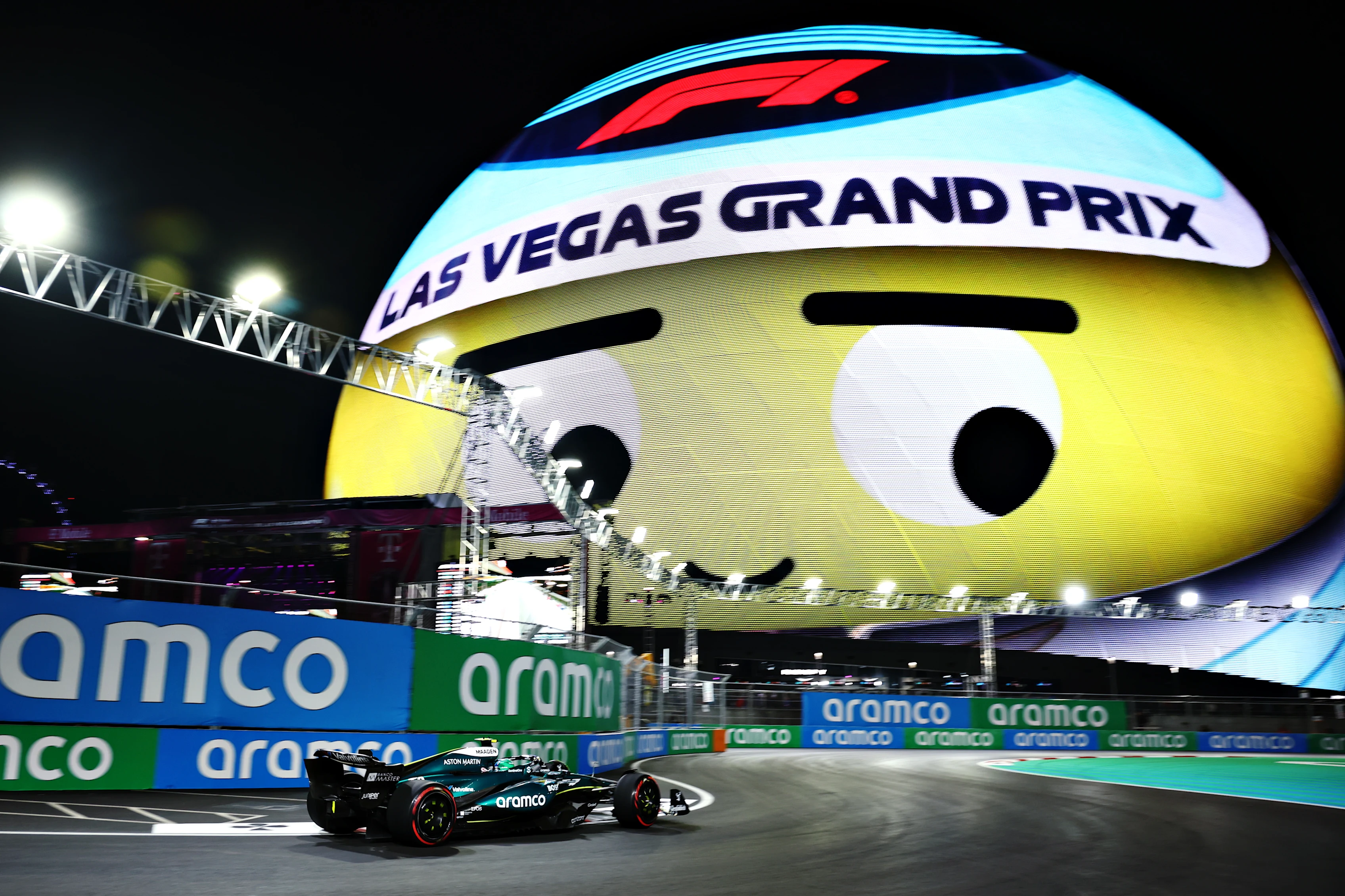 LAS VEGAS, NEVADA - NOVEMBER 21: Fernando Alonso of Spain driving the (14) Aston Martin AMR24