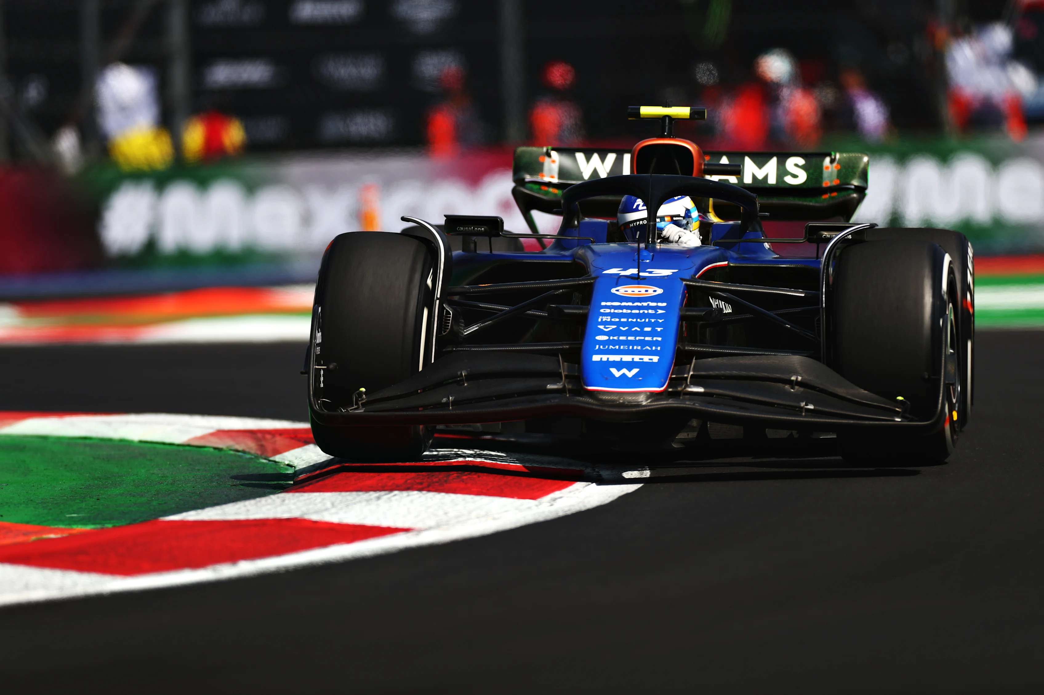 MEXICO CITY, MEXICO - OCTOBER 25: Franco Colapinto of Argentina driving the (43) Williams FW46