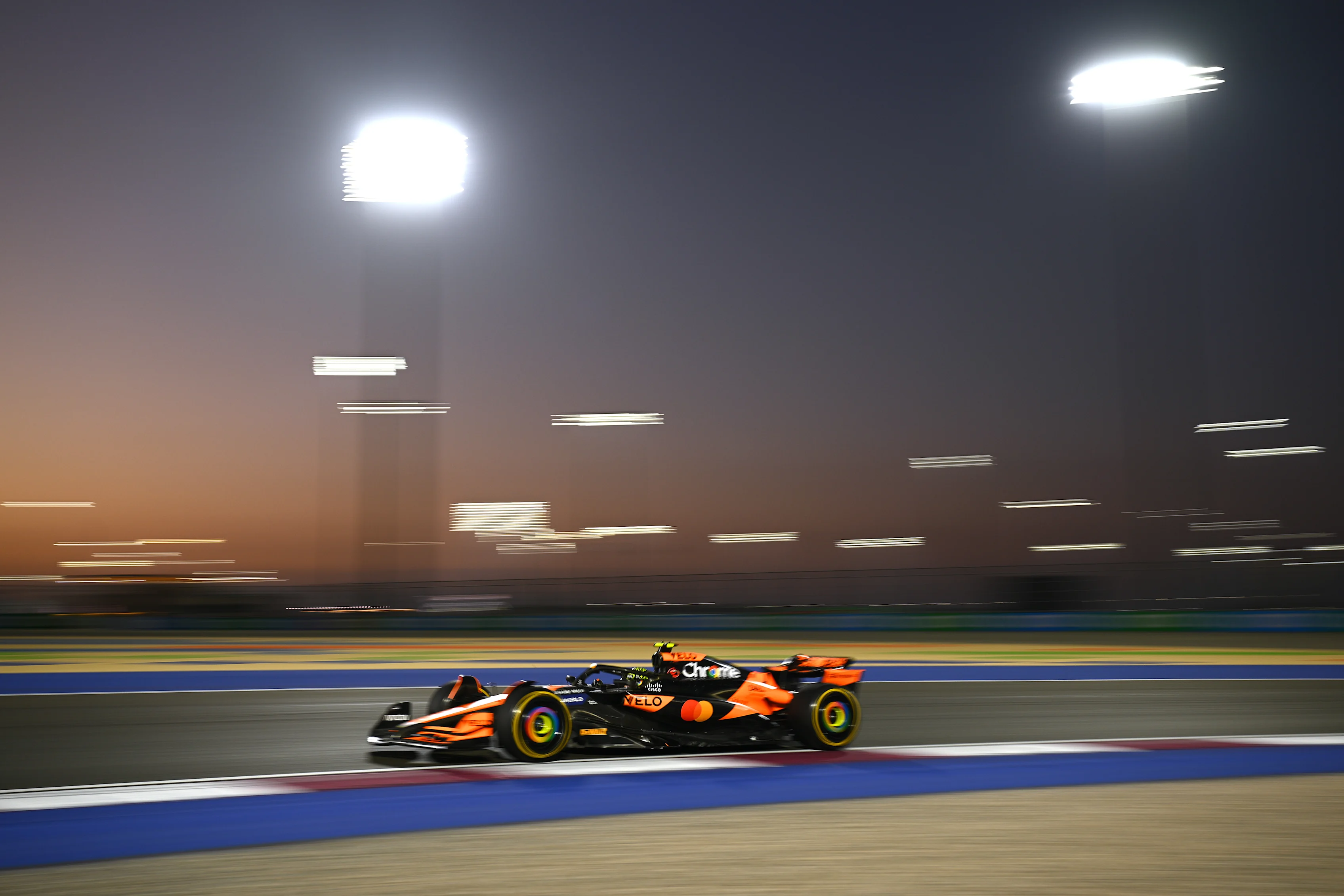 LUSAIL CITY, QATAR - NOVEMBER 29: Lando Norris of Great Britain driving the (4) McLaren MCL38