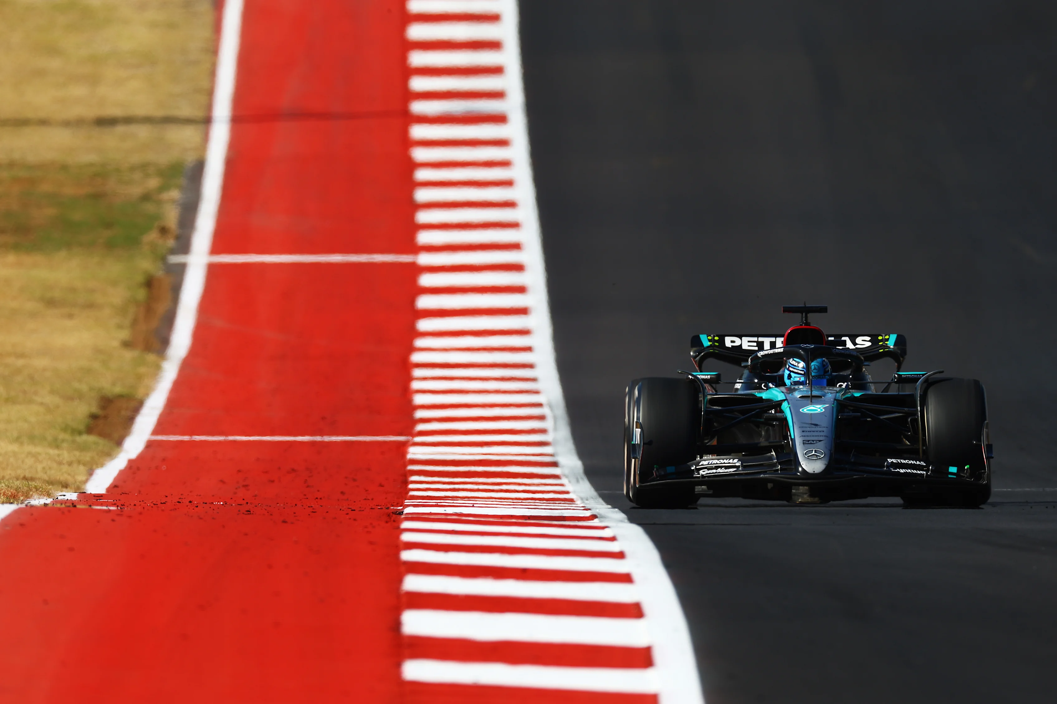 AUSTIN, TEXAS - OCTOBER 20: George Russell driving the (63) Mercedes AMG Petronas F1 Team W15 on track during the F1 Grand Prix of United States at Circuit of The Americas on October 20, 2024 in Austin, Texas. (Photo by Mark Thompson/Getty Images)