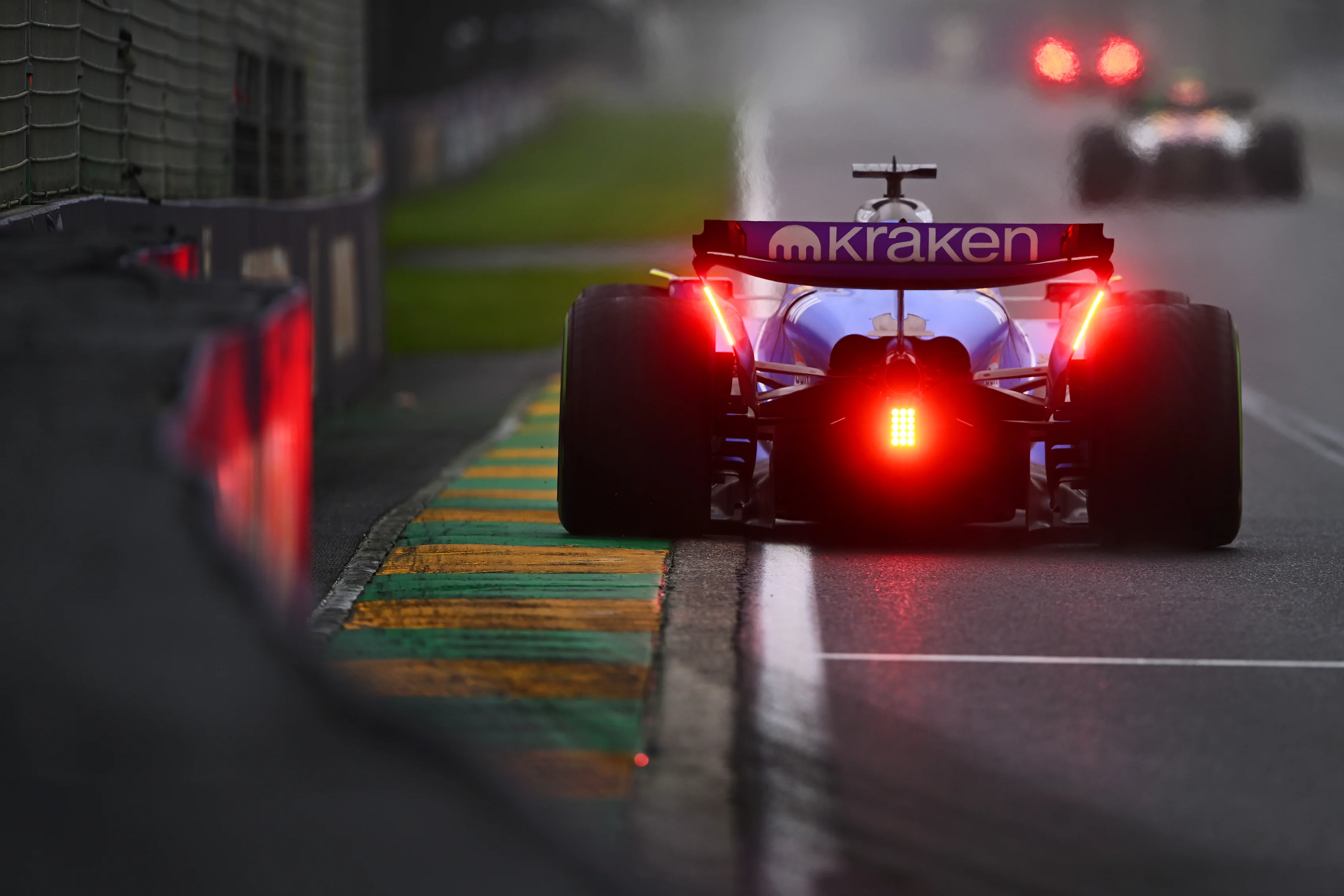 MELBOURNE, AUSTRALIA - MARCH 16: Alexander Albon of Thailand driving the (23) Williams FW47 Mercedes on track during the F1 Grand Prix of Australia at Albert Park Grand Prix Circuit on March 16, 2025 in Melbourne, Australia. (Photo by Rudy Carezzevoli/Getty Images)