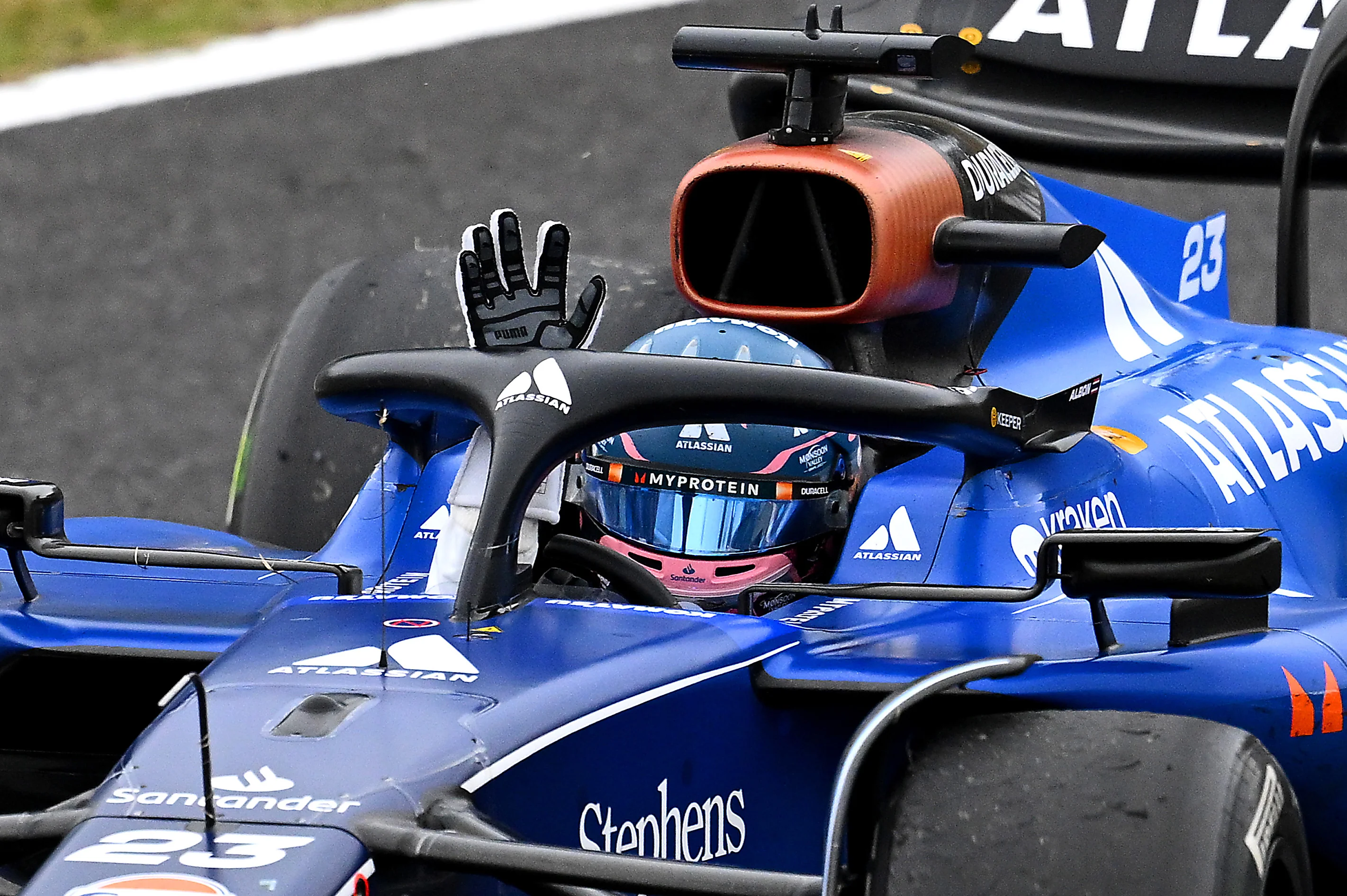 SUZUKA, JAPAN - APRIL 06:  Ninth placed Alexander Albon of Thailand driving the (23) Williams FW47