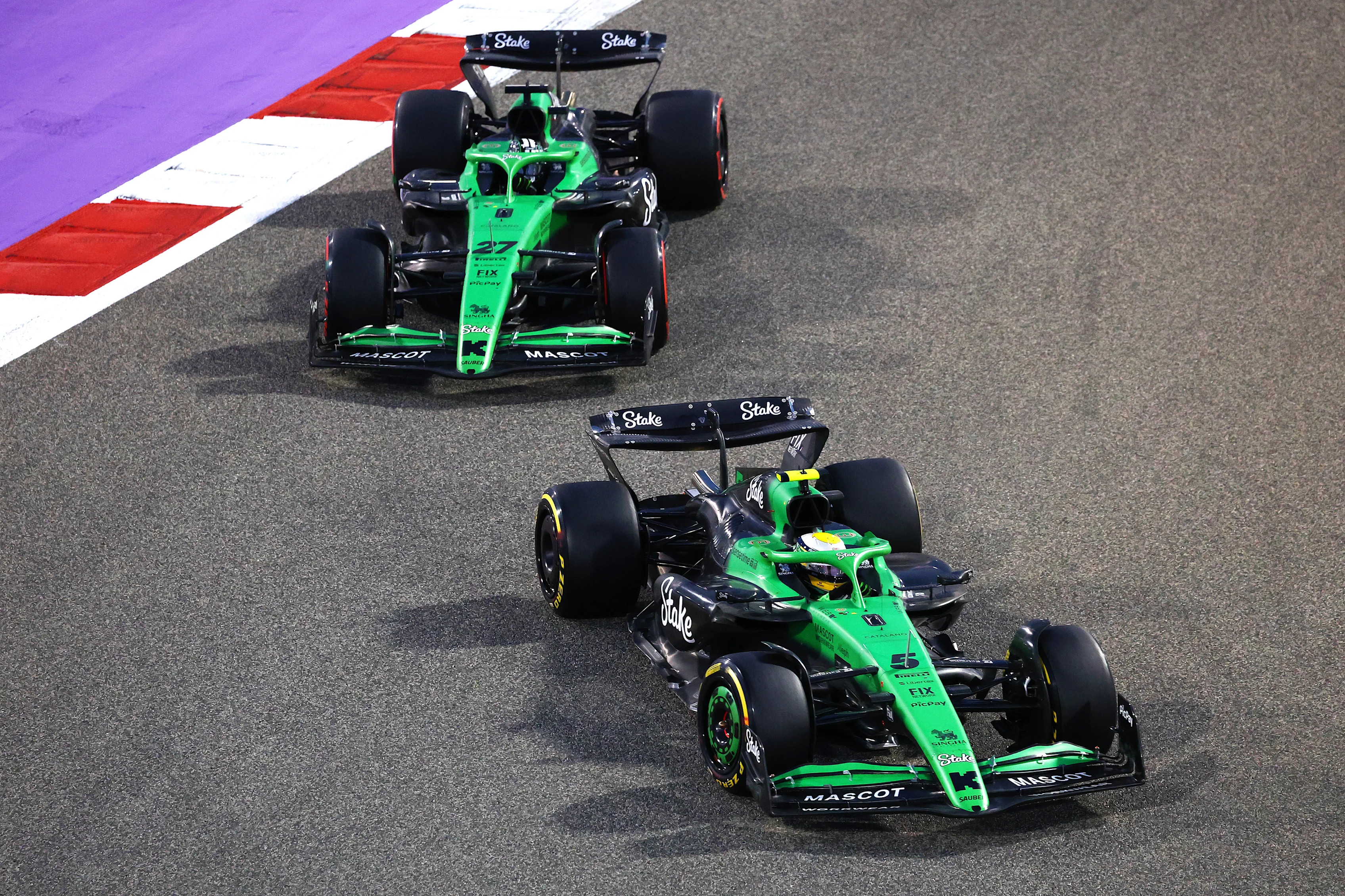 BAHRAIN, BAHRAIN - APRIL 13: Gabriel Bortoleto of Brazil driving the (5) Kick Sauber C45 Ferrari